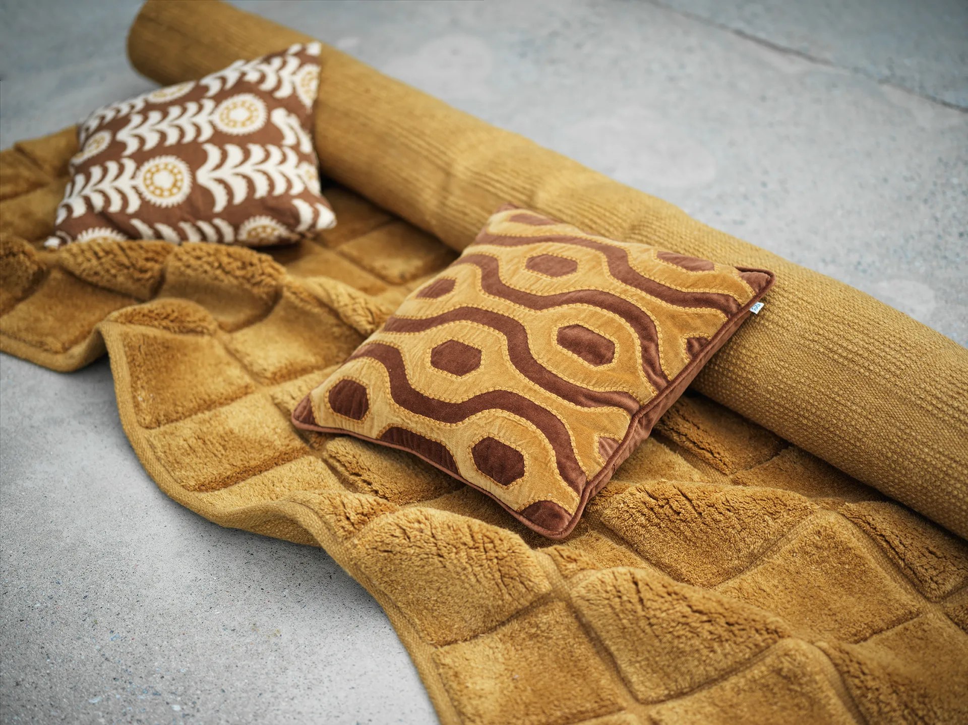 Alok tyynynpäällinen 50 x 50 cm, Taupe-spicy yellow Chhatwal & Jonsson