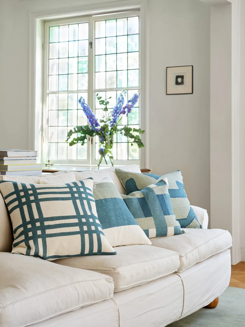 Benaras tyynynpäällinen 40x60 cm, Heaven blue-aqua-palace blue Chhatwal & Jonsson