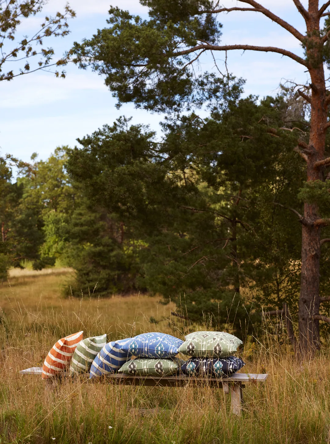 Block Stripe ulkotyyny 40x60 cm, Riviera blue-off white Chhatwal & Jonsson