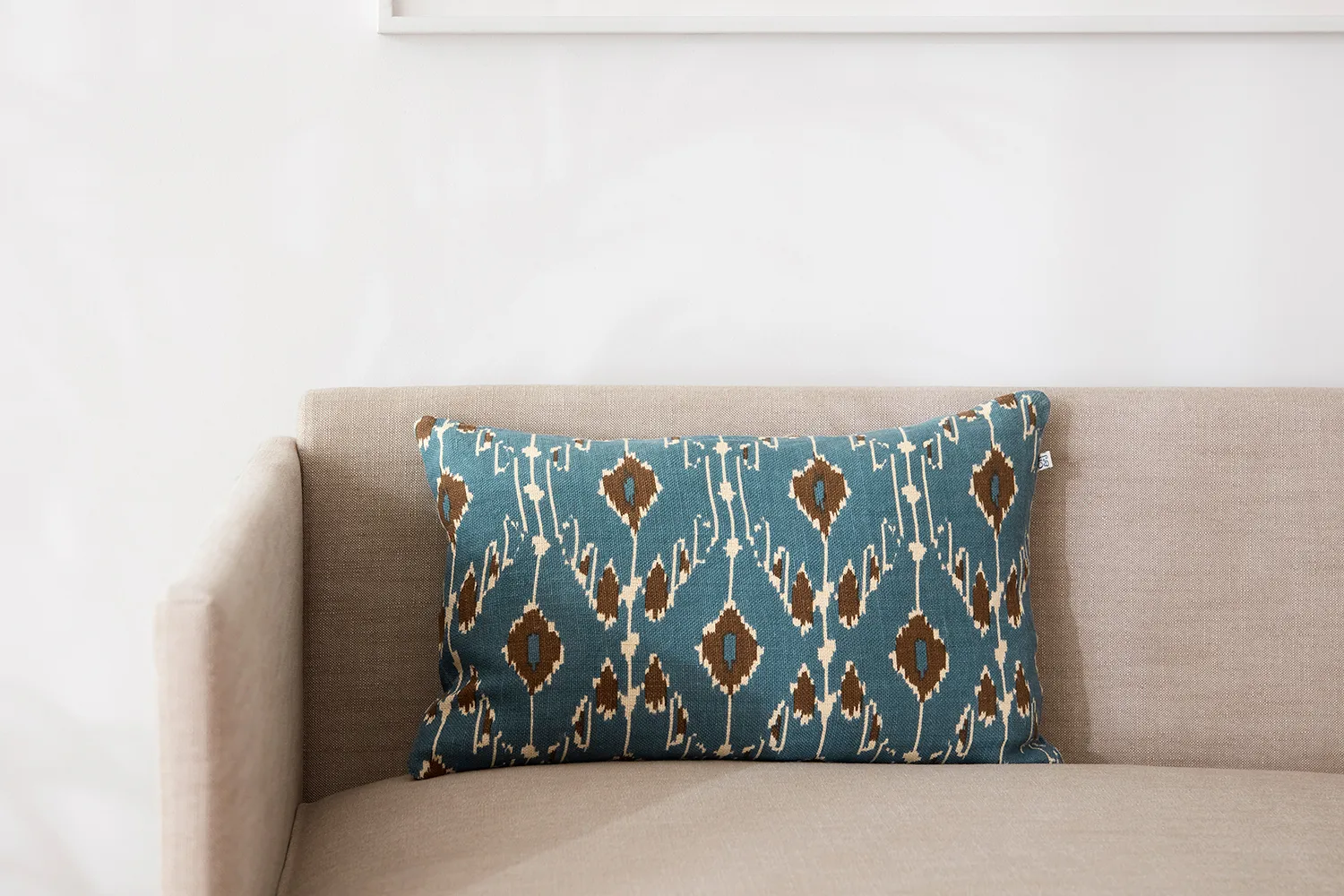 Ikat Goa -tyynynpäällinen 60x40 cm, Heaven blue-taupe Chhatwal & Jonsson