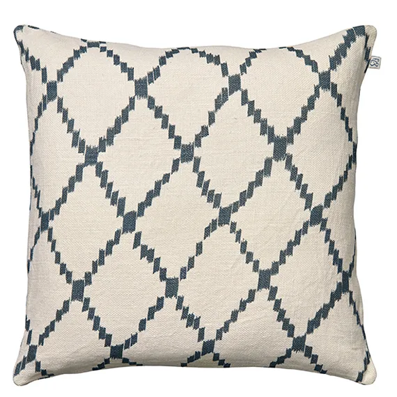 Ikat Kerela -tyynyliina 50x50 cm, Valkoinen-sininen Chhatwal & Jonsson