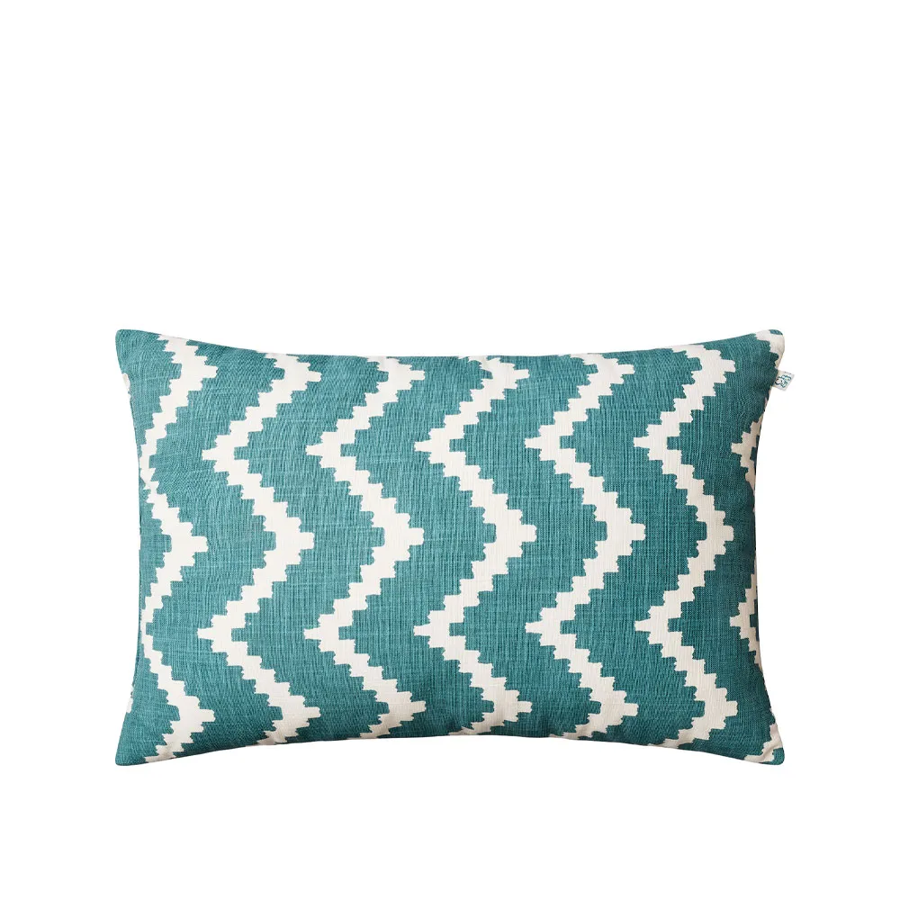 Ikat Sema -tyyny, Heaven blue/offwhite, 40 cm Chhatwal & Jonsson