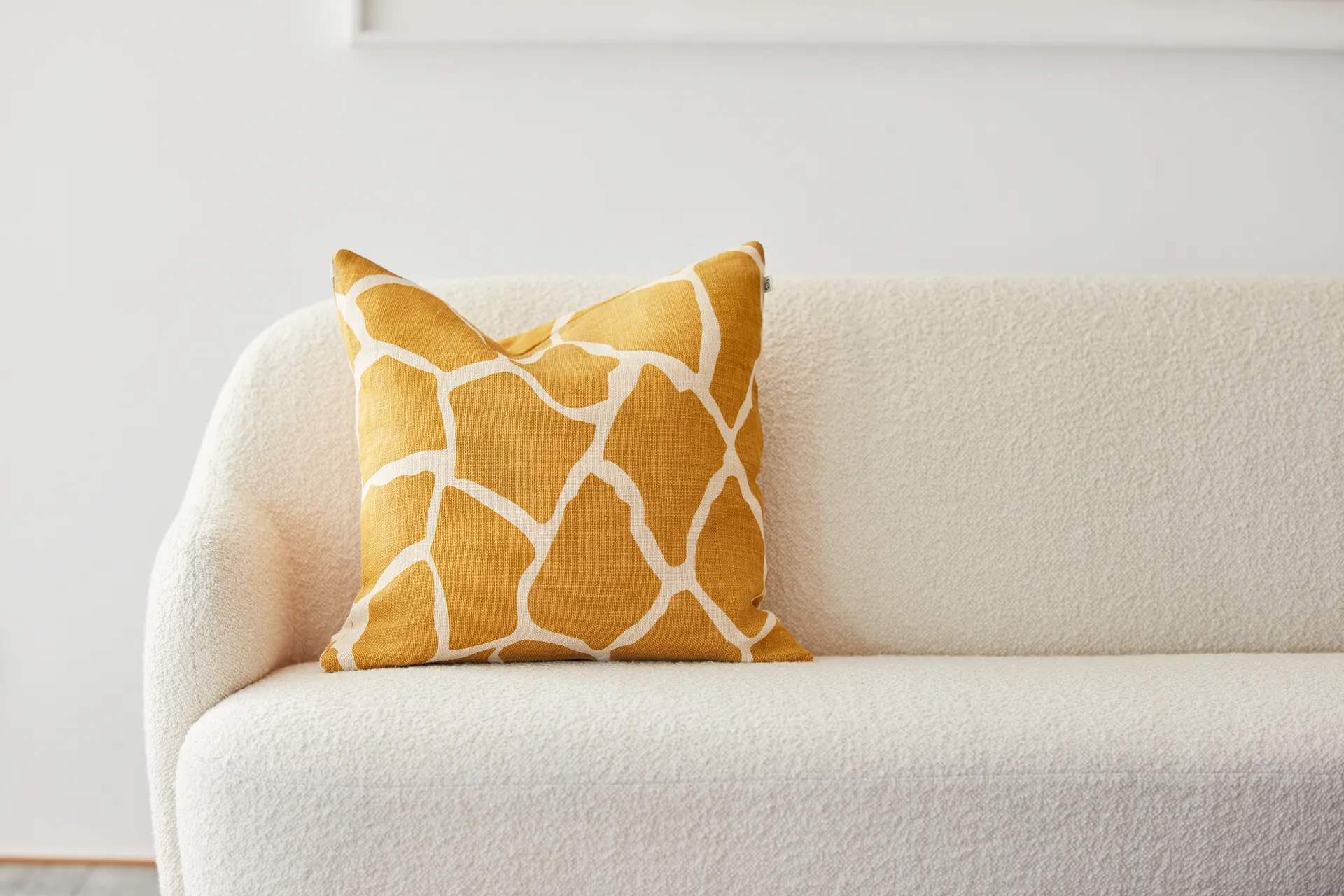 Nadi tyynyliina 50x50 cm, Spicy yellow-light beige Chhatwal & Jonsson
