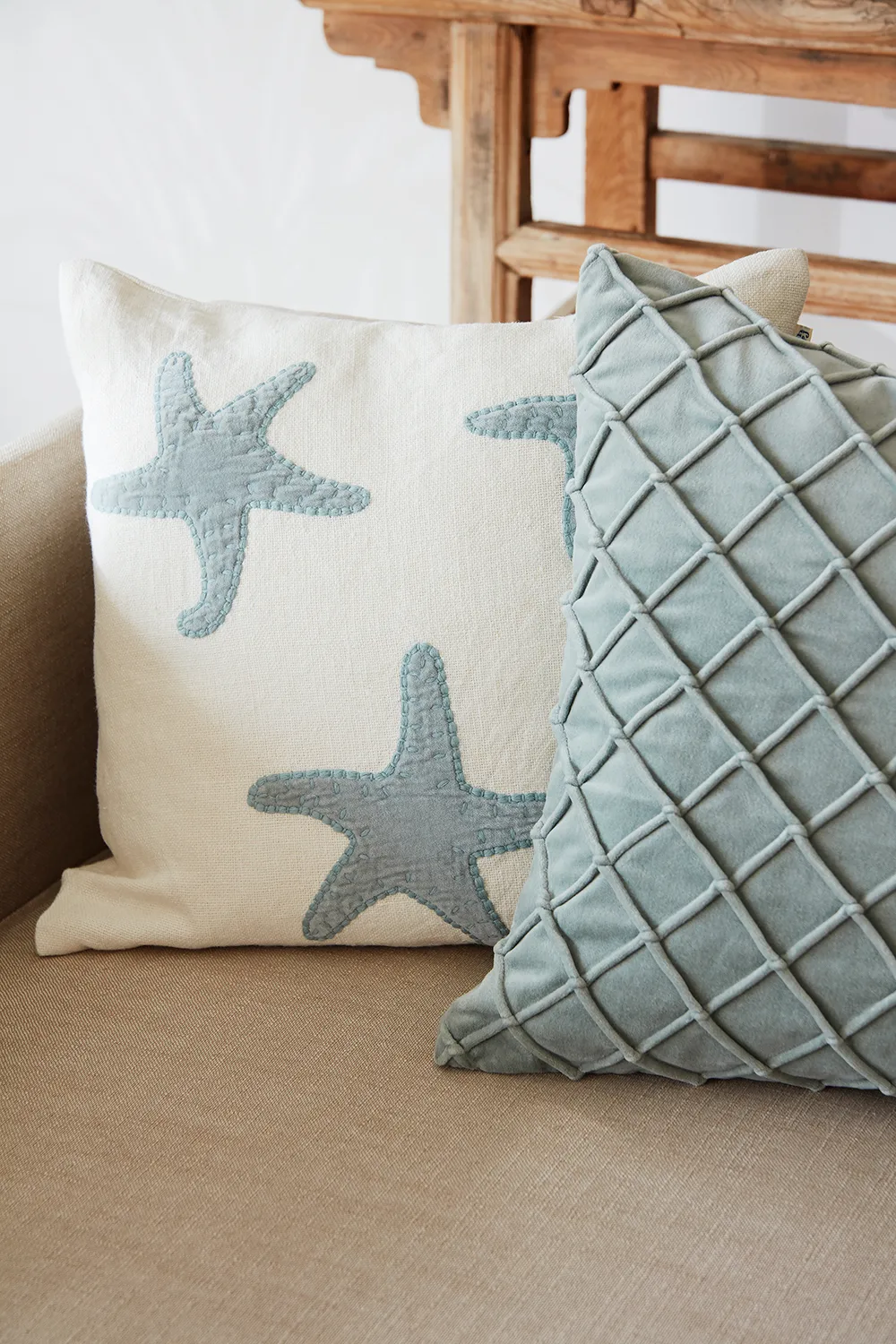 Star Fish -tyynynpäällinen 50x50 cm, Off white-aqua Chhatwal & Jonsson