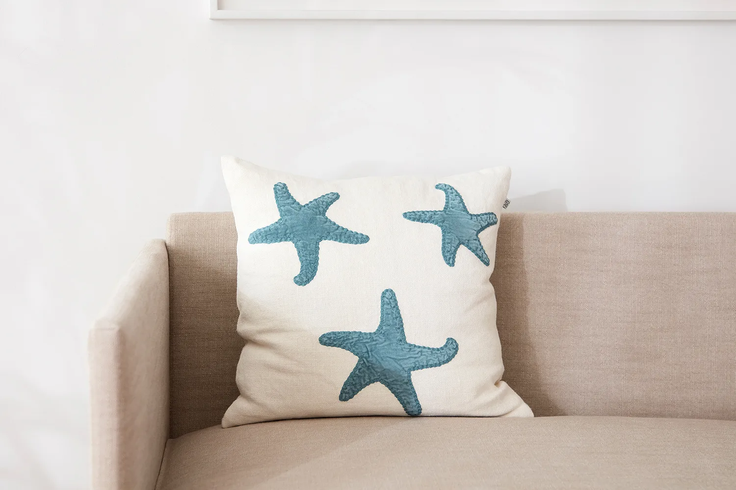 Star Fish -tyynynpäällinen 50x50 cm, Off white-heaven blue Chhatwal & Jonsson