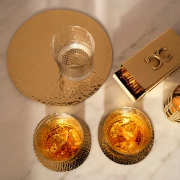 Lasinalunen hammered Ø 10 cm, 4-pakkaus - Messinki - Classic Collection