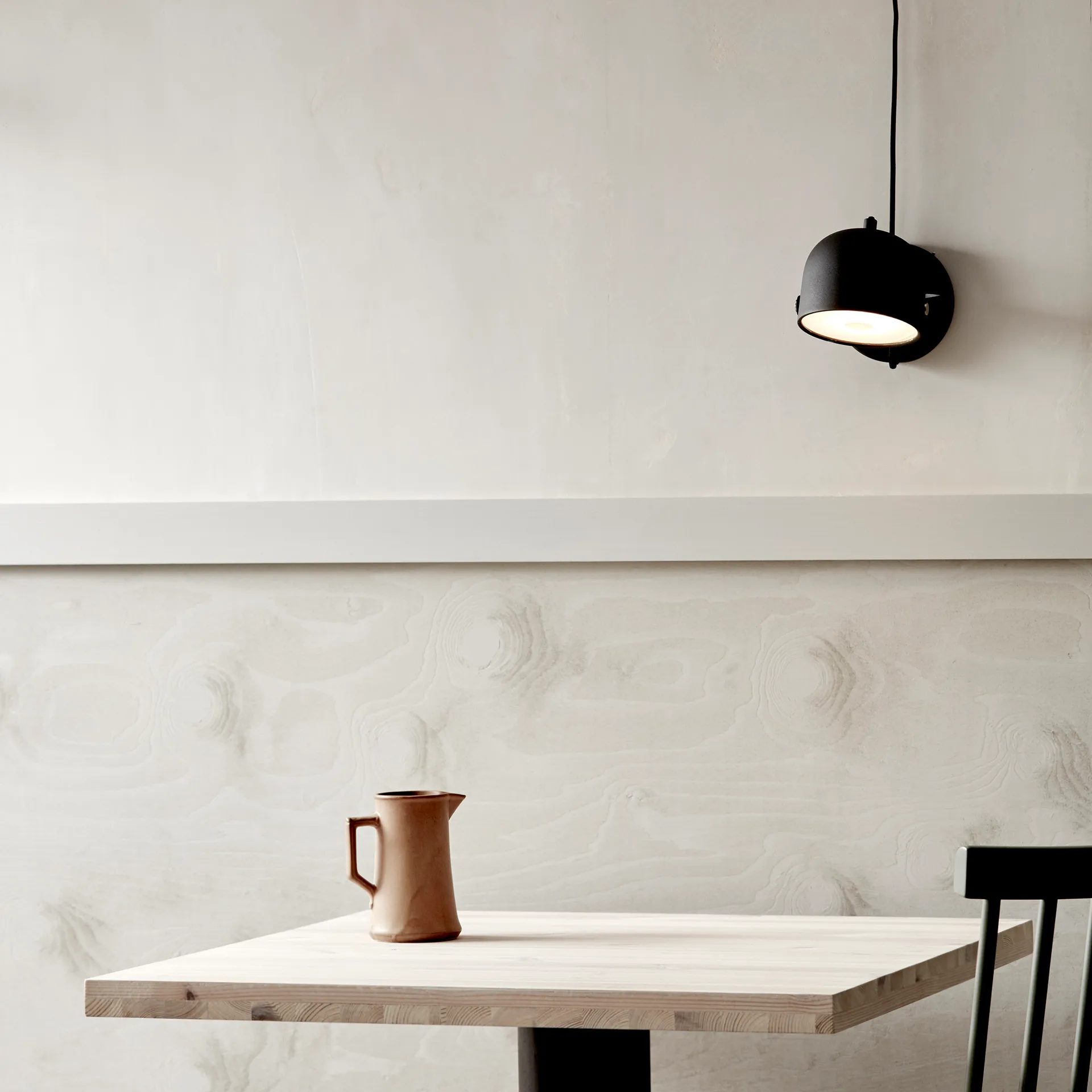 Svejk 13 seinälamppu, Musta-nikkeli CO Bankeryd