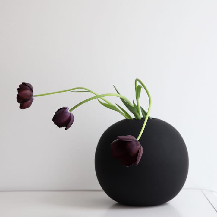 Ball maljakko black - 20 cm - Cooee Design