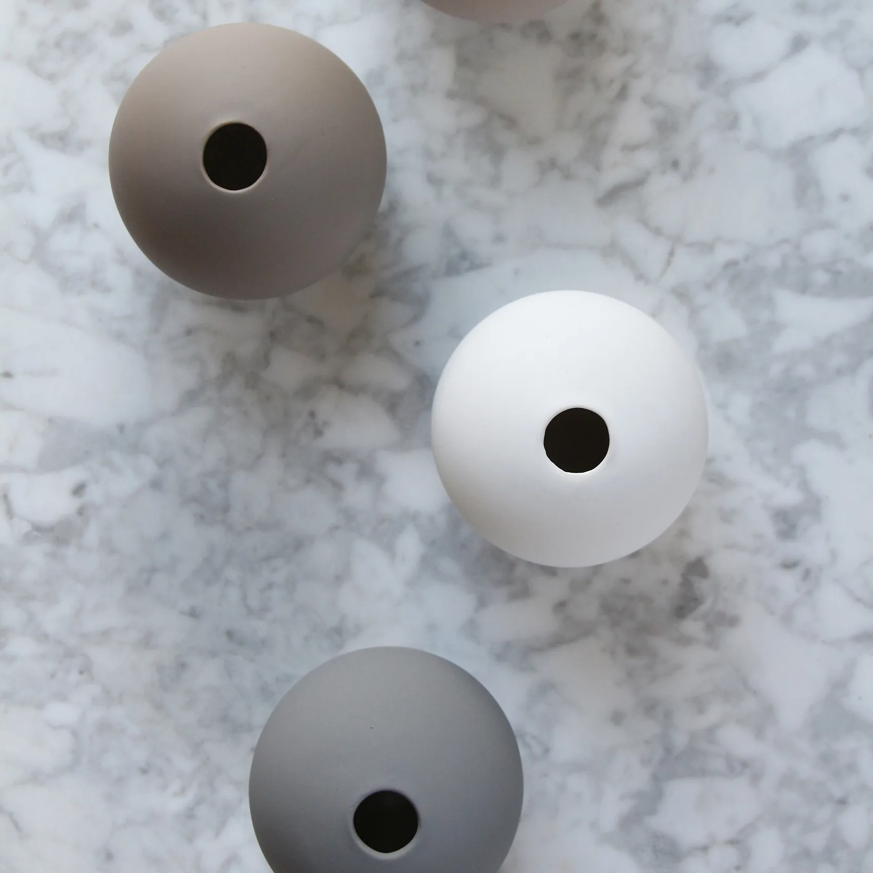 Ball maljakko, mud, 8 cm Cooee Design