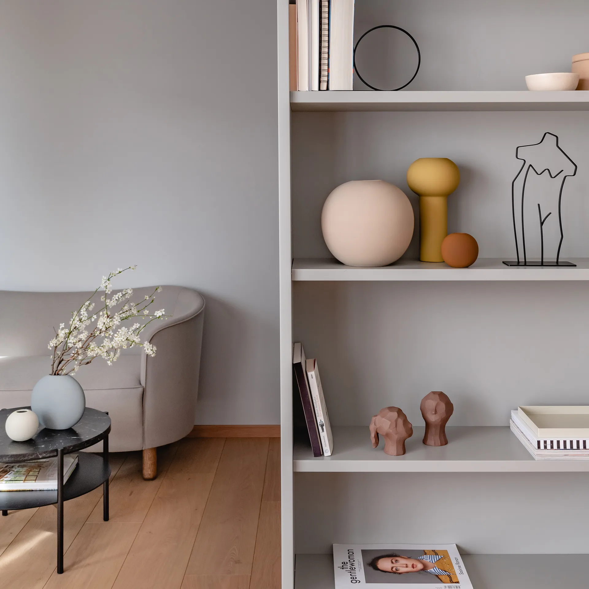 Benedict ja Amal -veistos, Earth Cooee Design