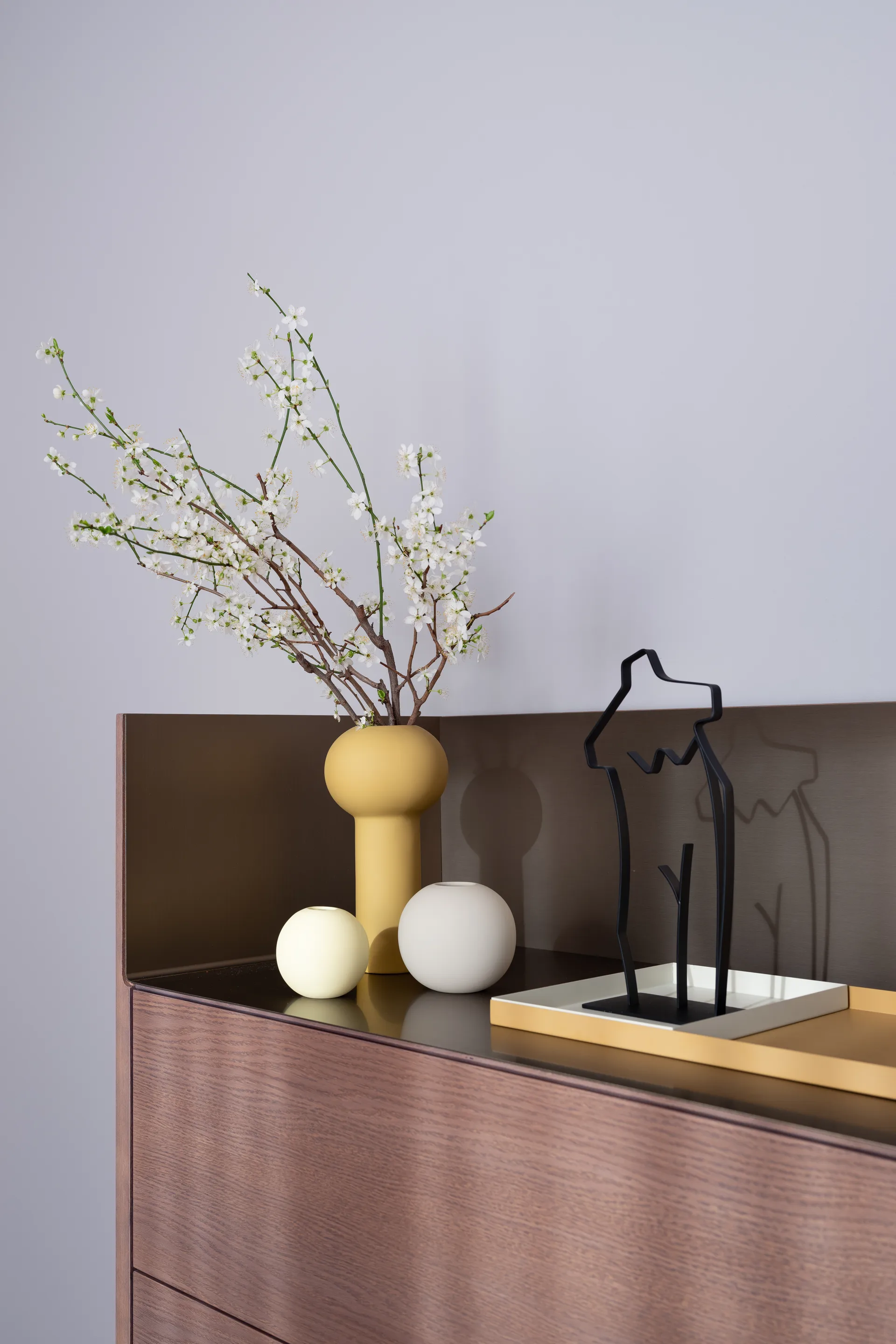 Ruth veistos, Musta Cooee Design