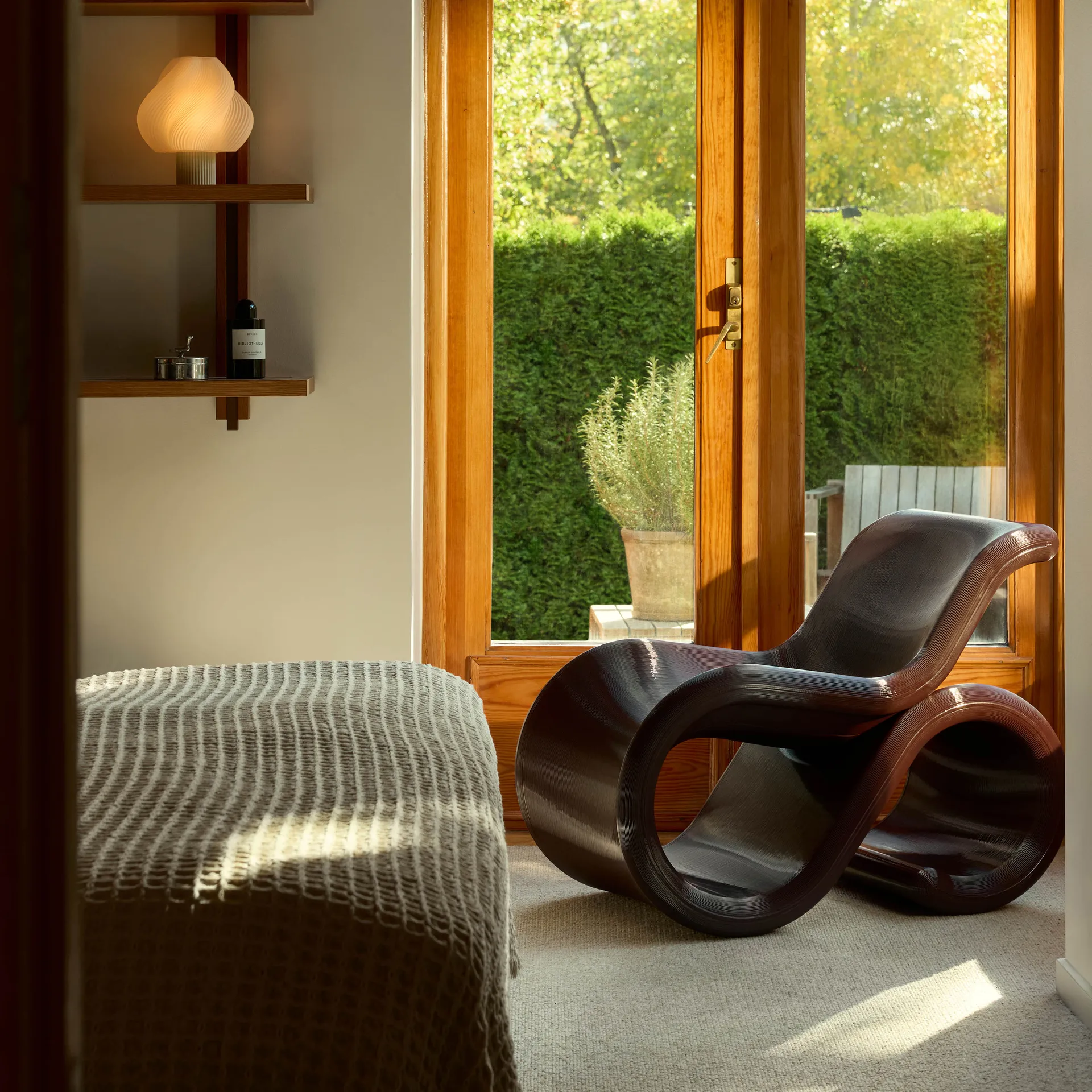 Éclair chair lepotuoli, Kirsikka Crème Atelier