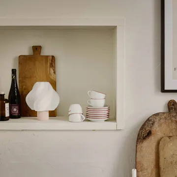 Soft Serve kannettava pöytälamppu - Metsämansikka, 23 cm - Crème Atelier