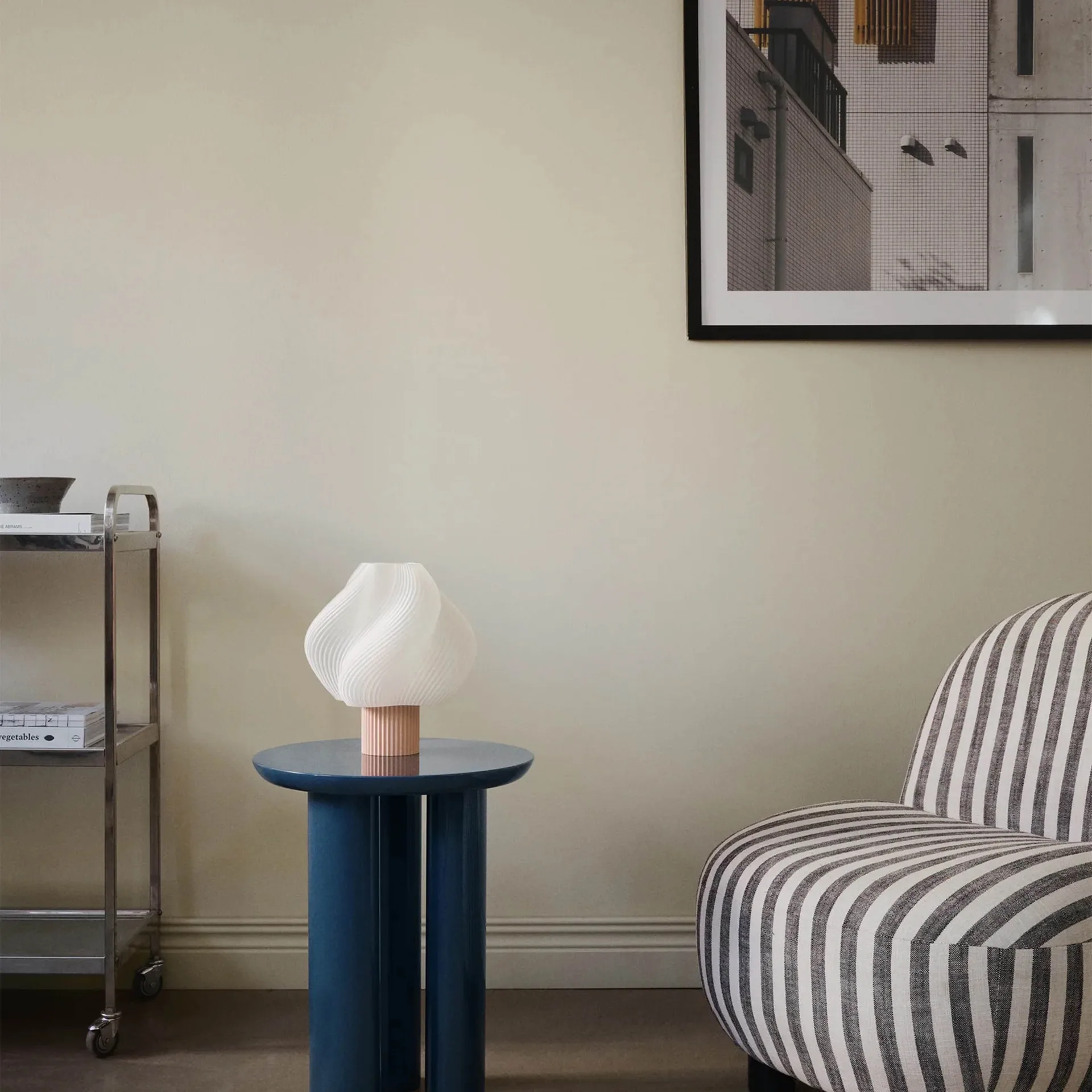 Soft Serve pöytälamppu, Ahomansikka, Regular, 26 cm Crème Atelier