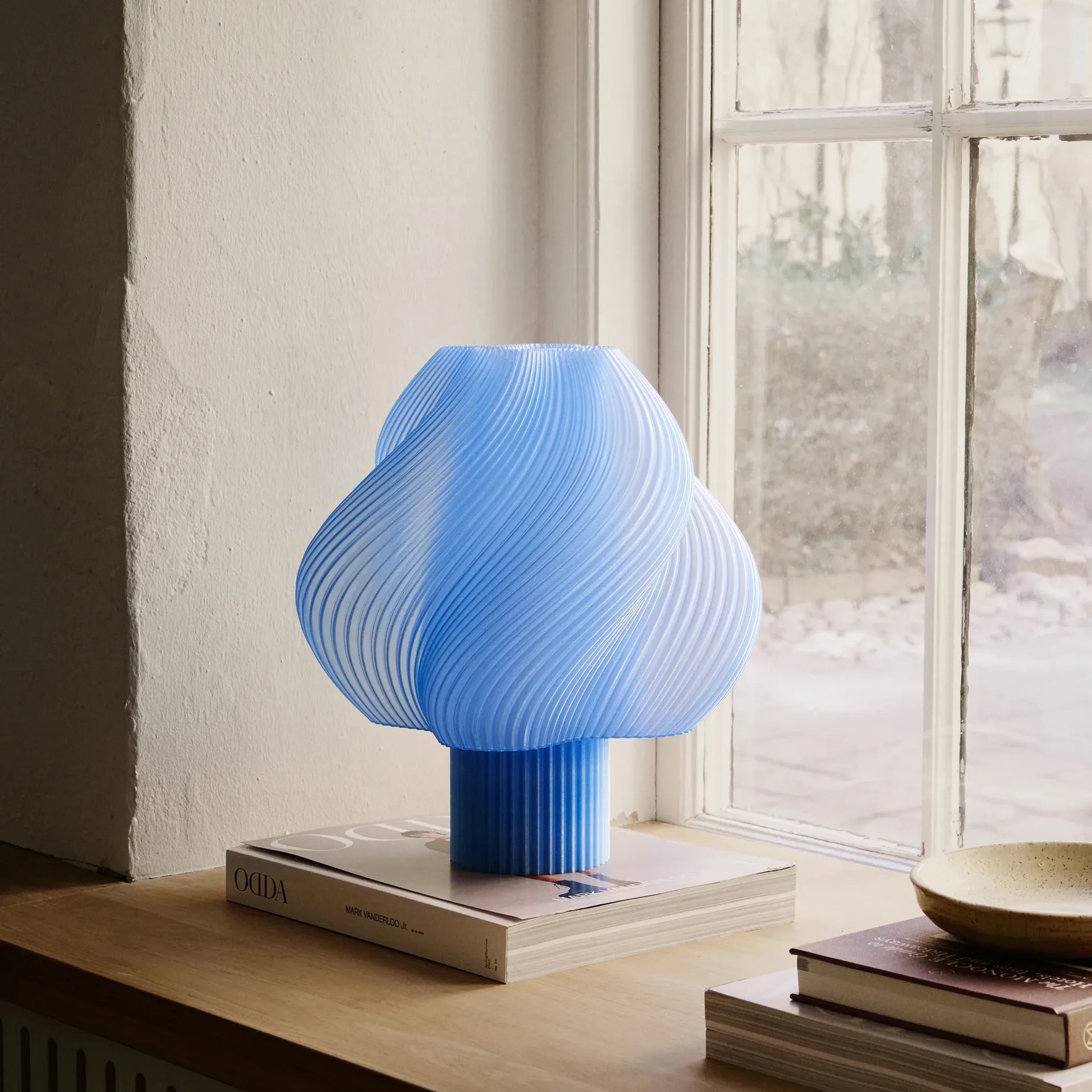 Soft Serve pöytälamppu, Blueberry sorbet, Grande, 34 cm Crème Atelier