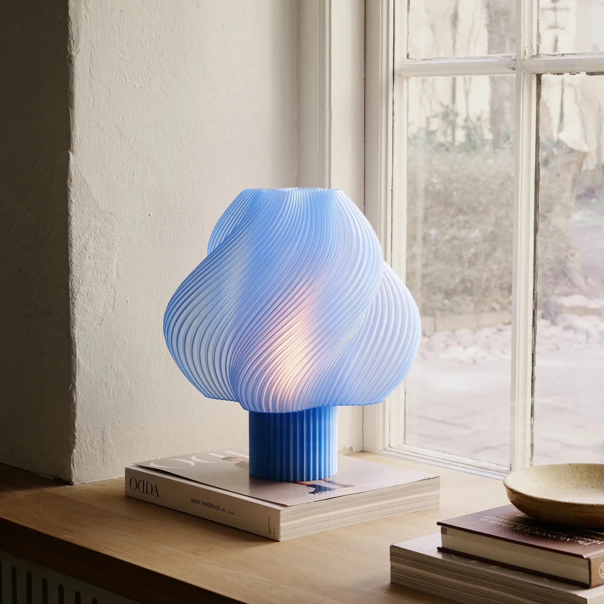 Soft Serve pöytälamppu, Blueberry sorbet, Grande, 34 cm Crème Atelier