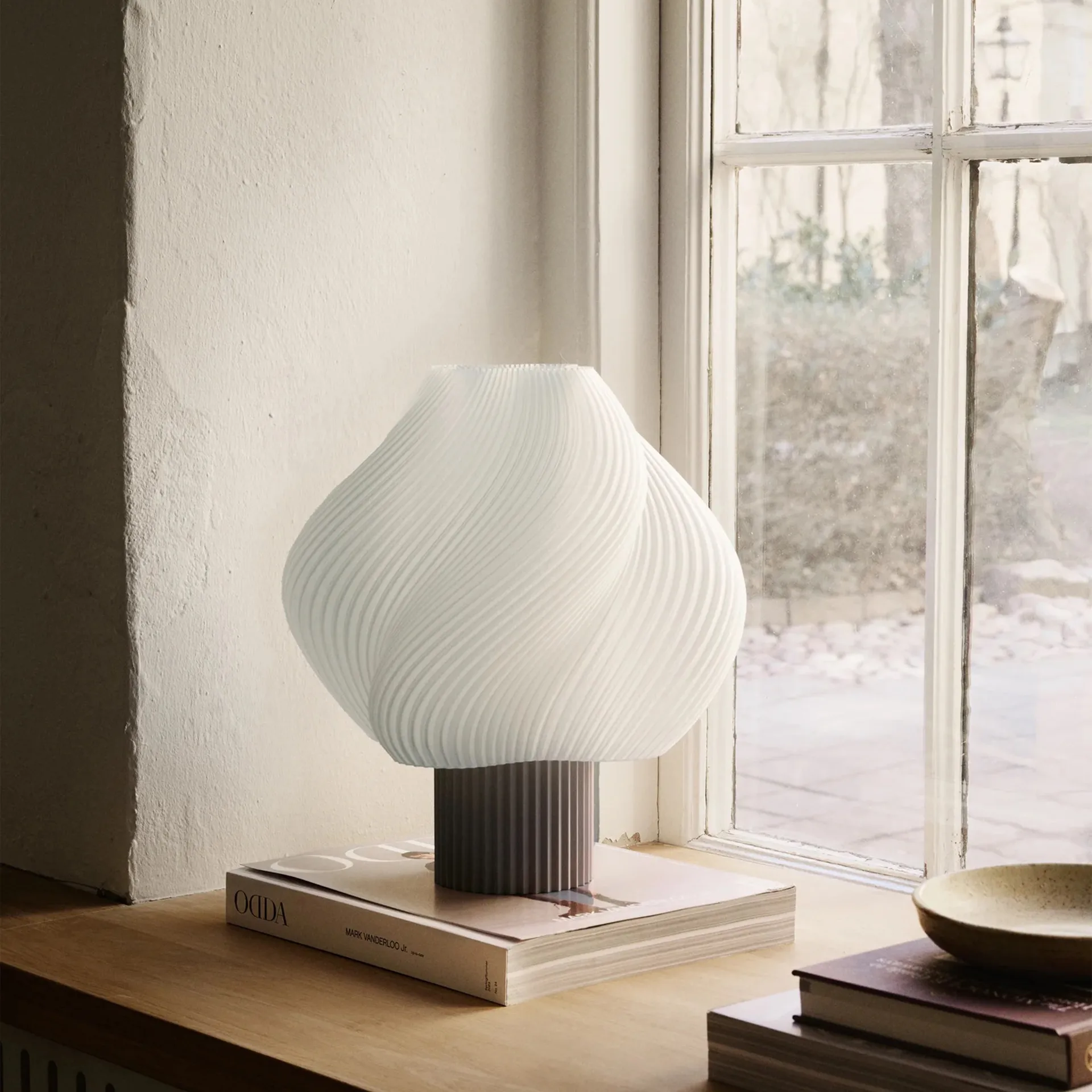 Soft Serve pöytälamppu, Mocha, Grande, 34 cm Crème Atelier