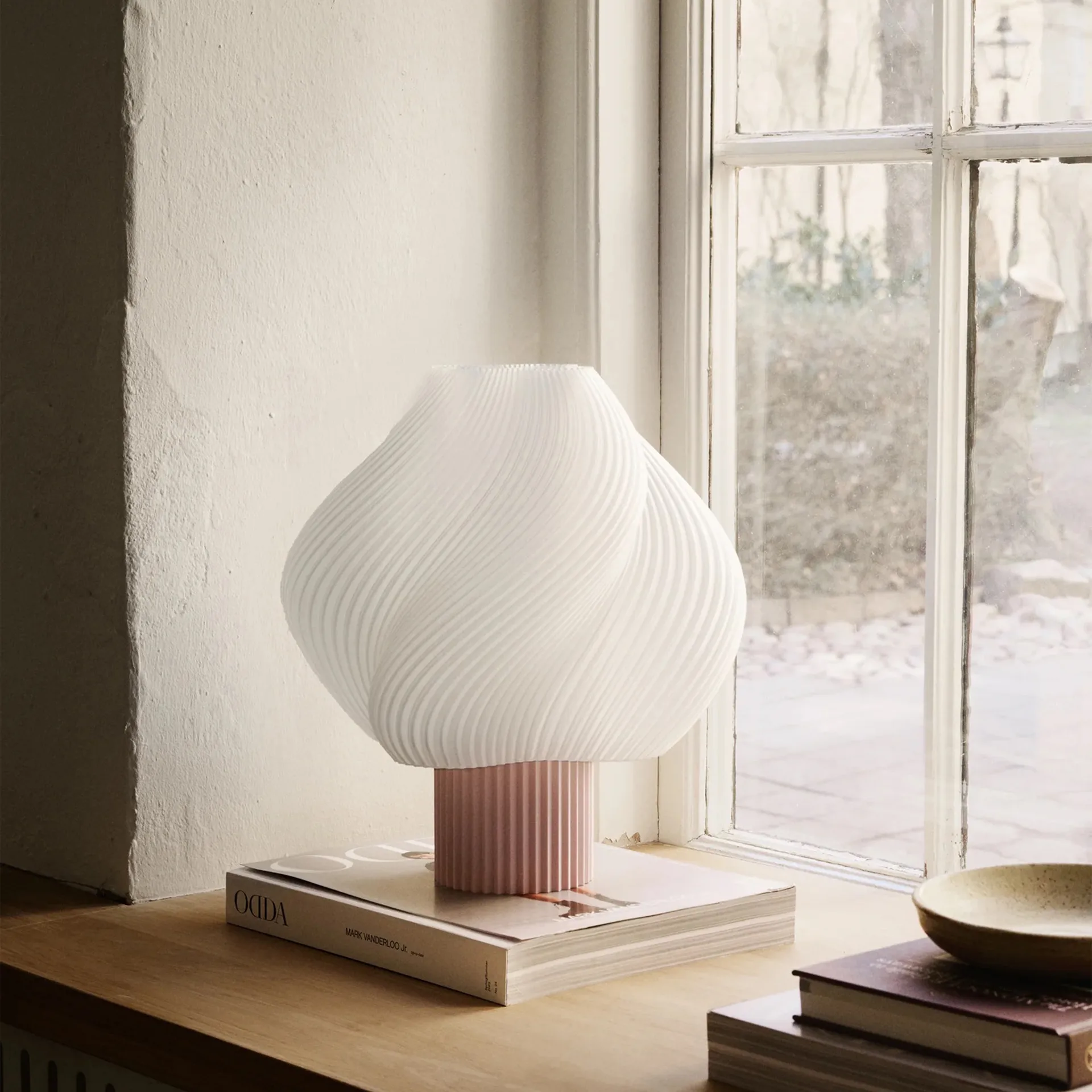 Soft Serve pöytälamppu, Villimansikka, Grande, 34 cm Crème Atelier