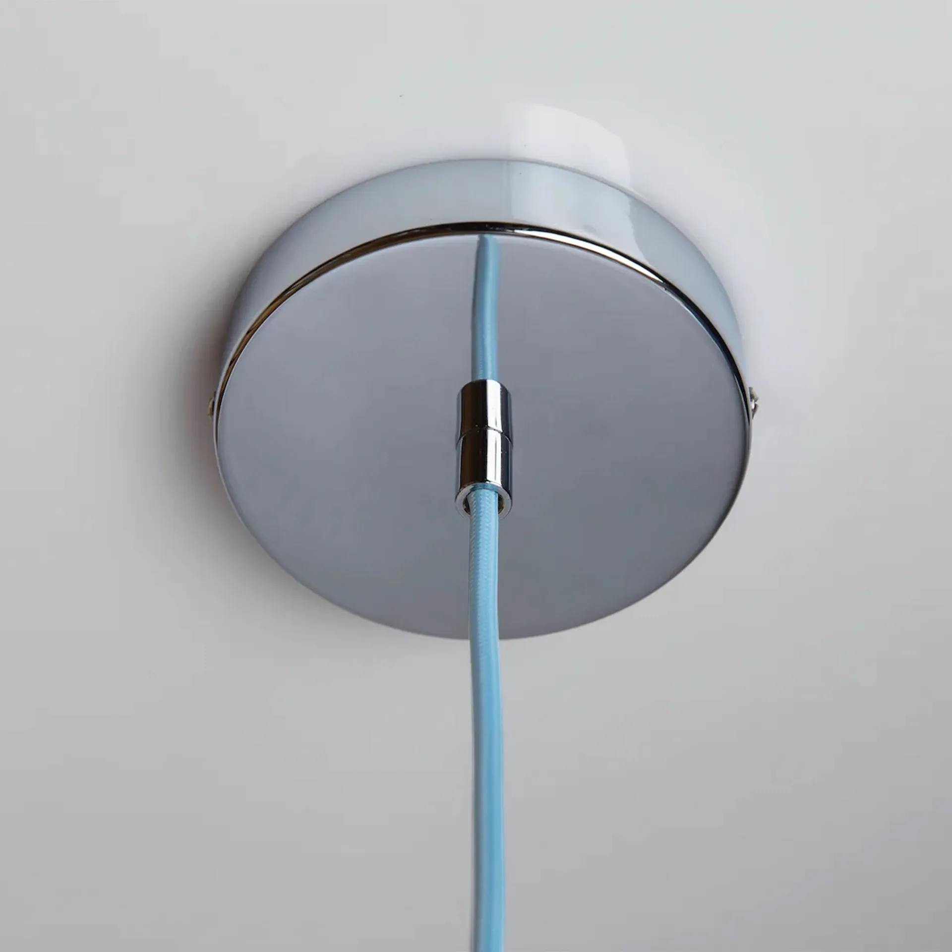 Soft Serve riippuvalaisin, Blueberry sorbet-kromi, 02, 25 cm Crème Atelier