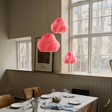 Soft Serve riippuvalaisin - Peach sorbet-messinki, 01, 20 cm - Crème Atelier