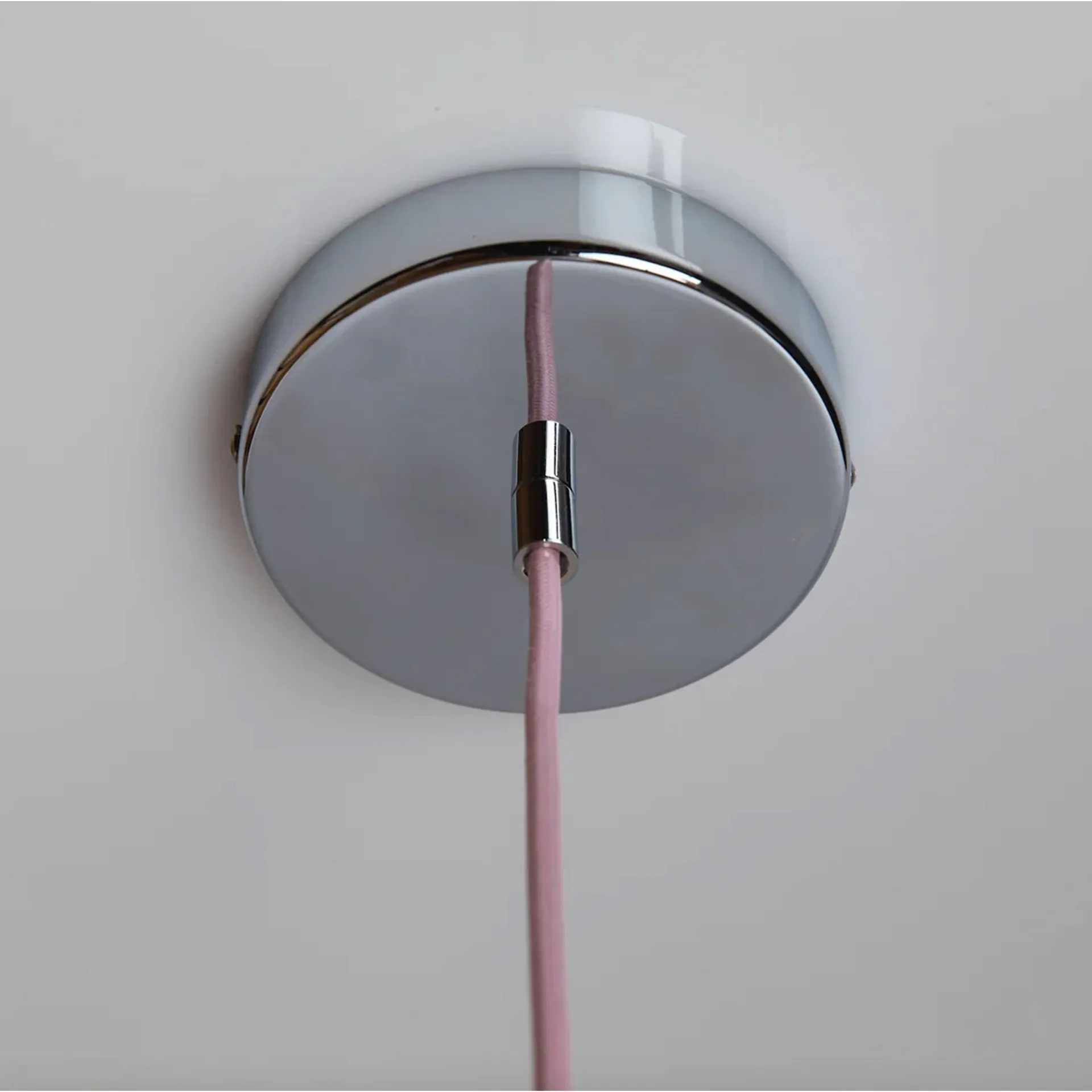 Soft Serve riippuvalaisin, Rose sorbet-kromi, 02, 25 cm Crème Atelier