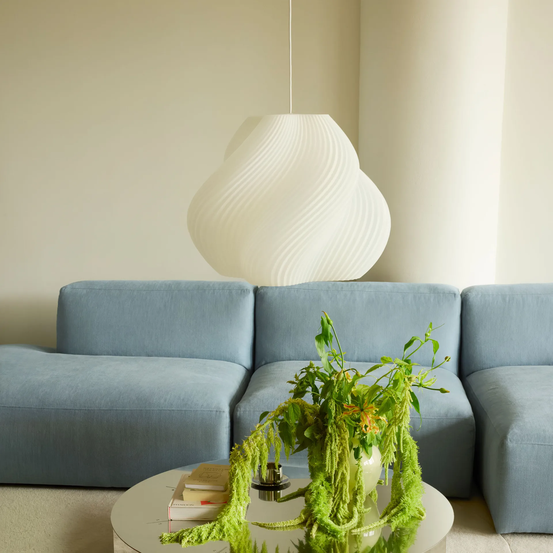 Soft Serve riippuvalaisin, Valkoinen-kromi, Mega, 60 cm Crème Atelier