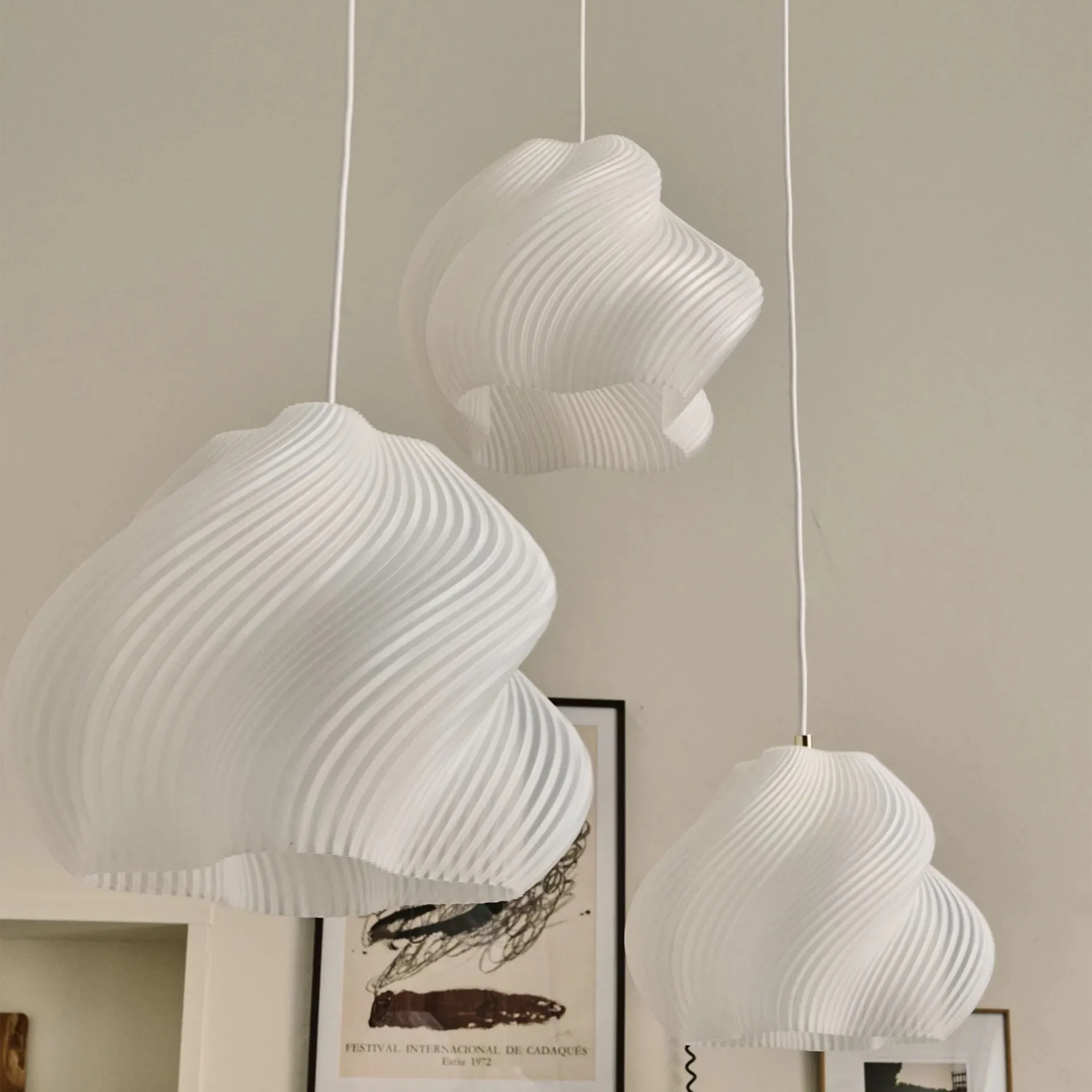 Soft Serve riippuvalaisin, White-brass, 01, 20 cm Crème Atelier