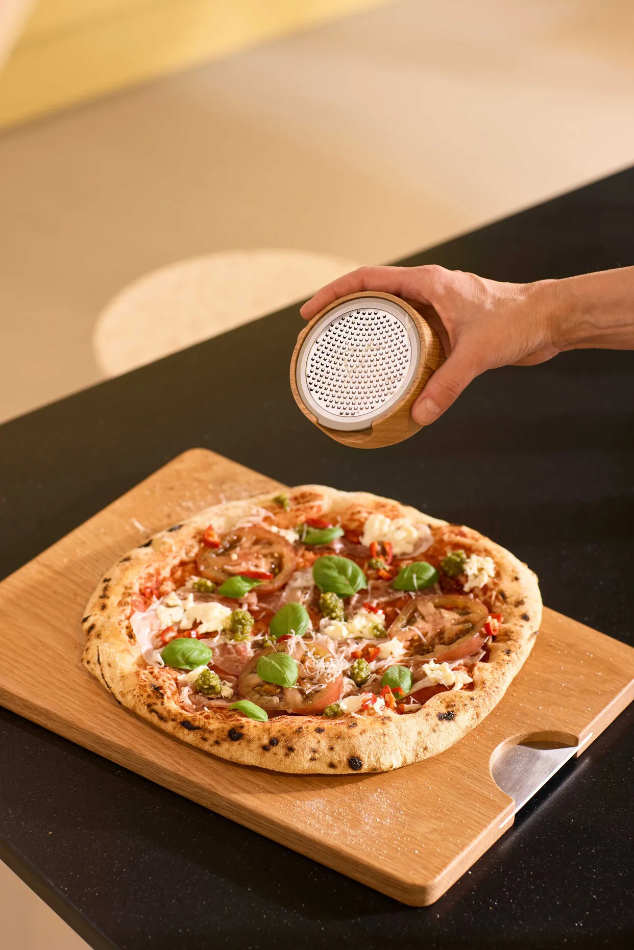 Sampanjavälimerkitsin, Tammi Crushgrind