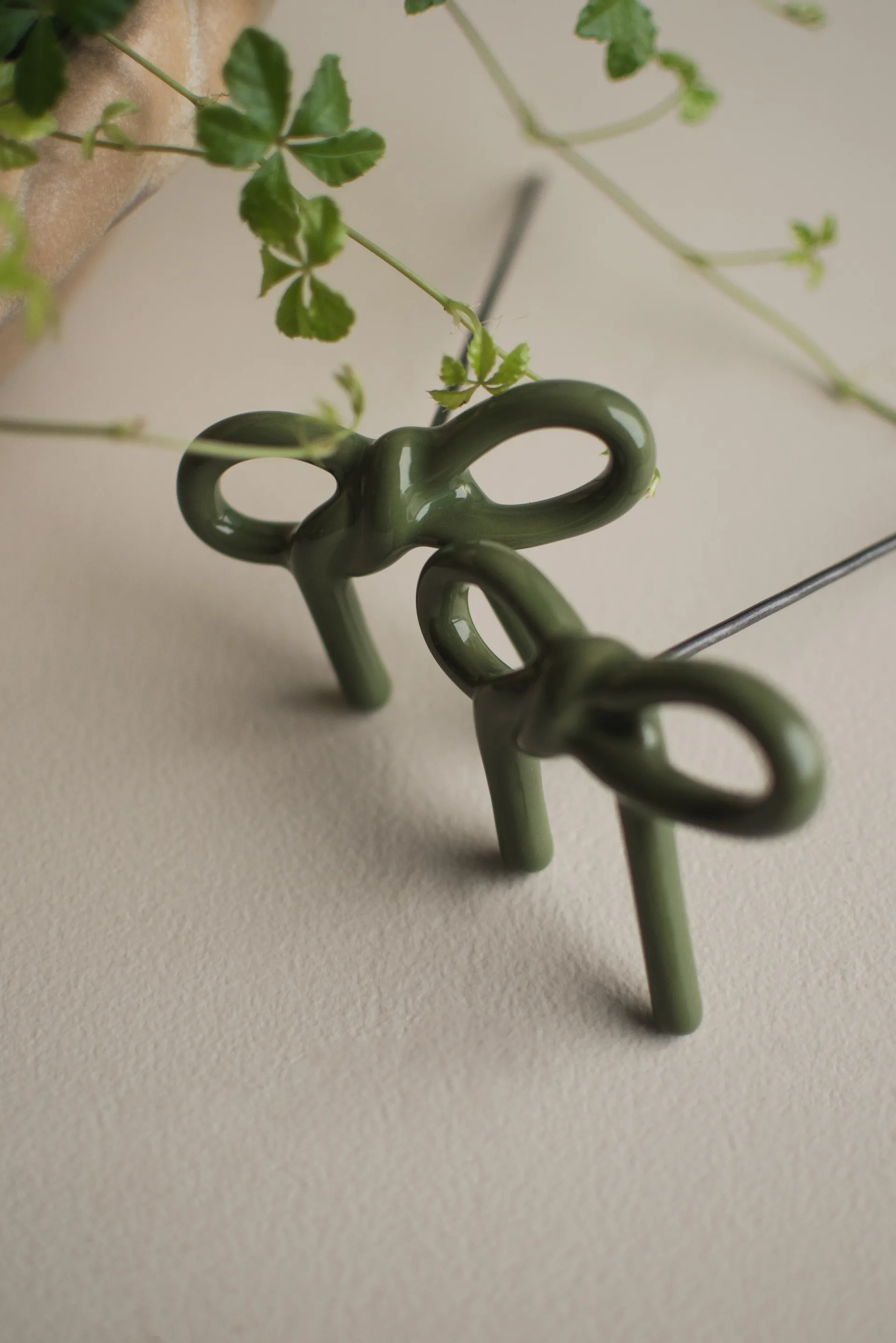 Bow kukkakoriste, Kiiltävä vihreä DBKD