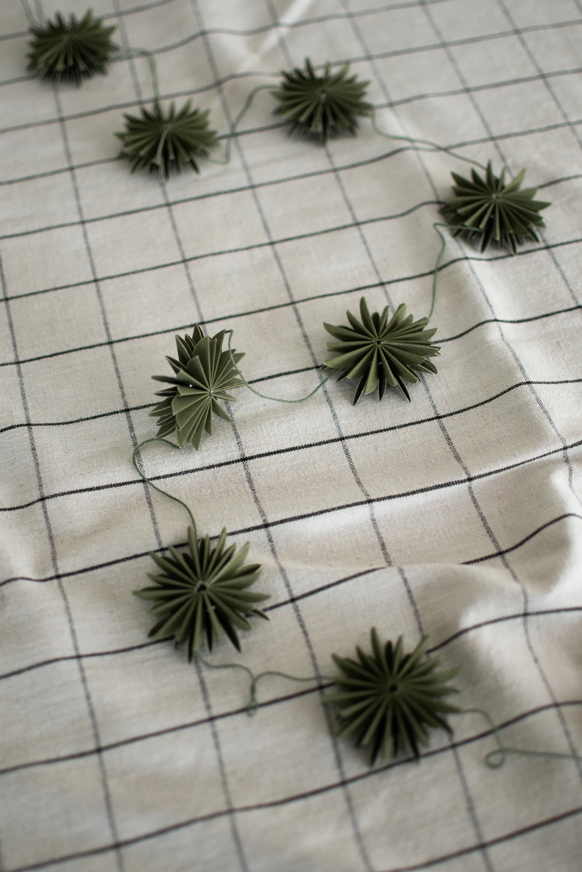 Garland hiutale koristeköynnös, Vihreä DBKD