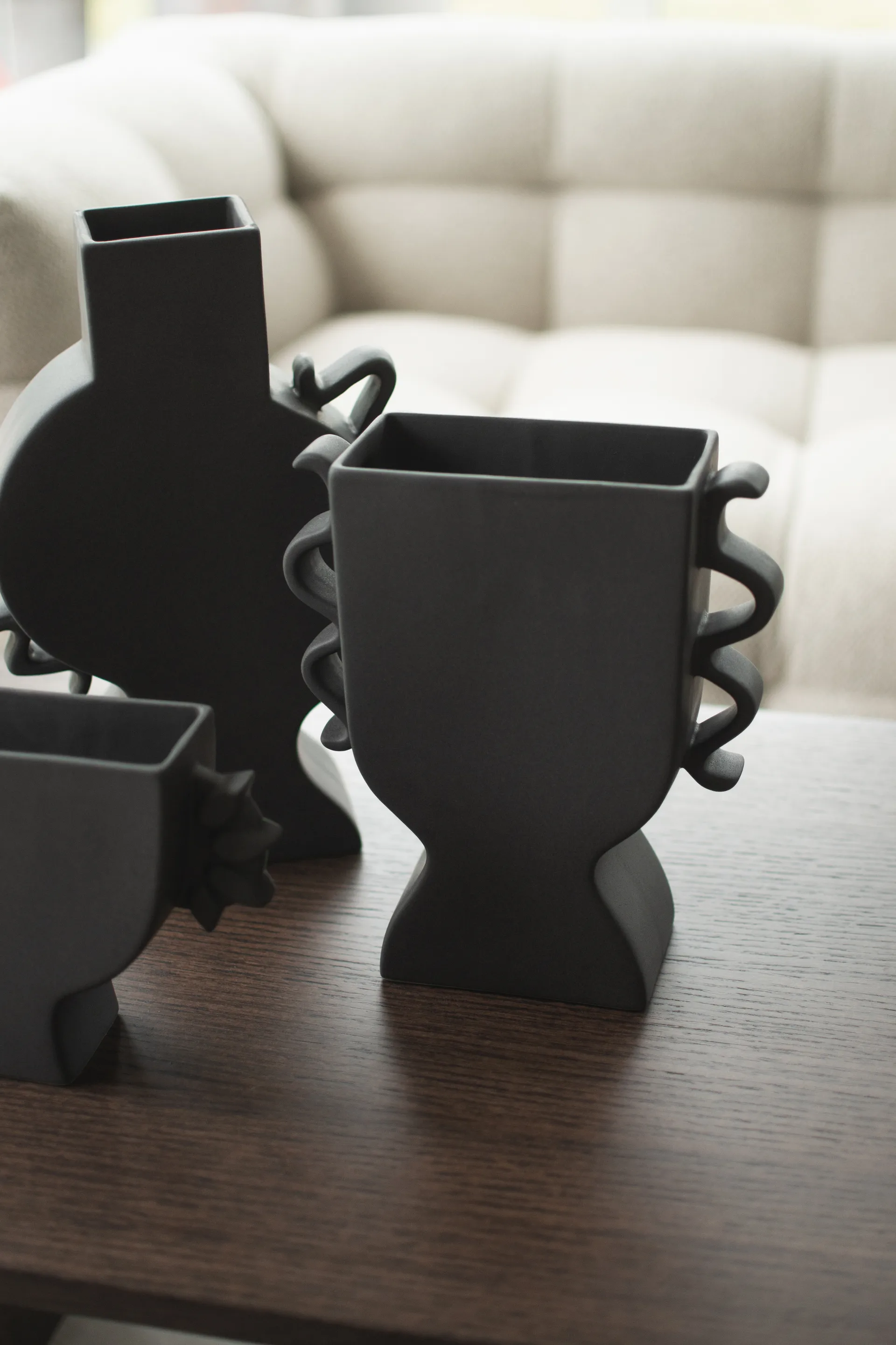 Litteä maljakko 25 cm, Musta DBKD