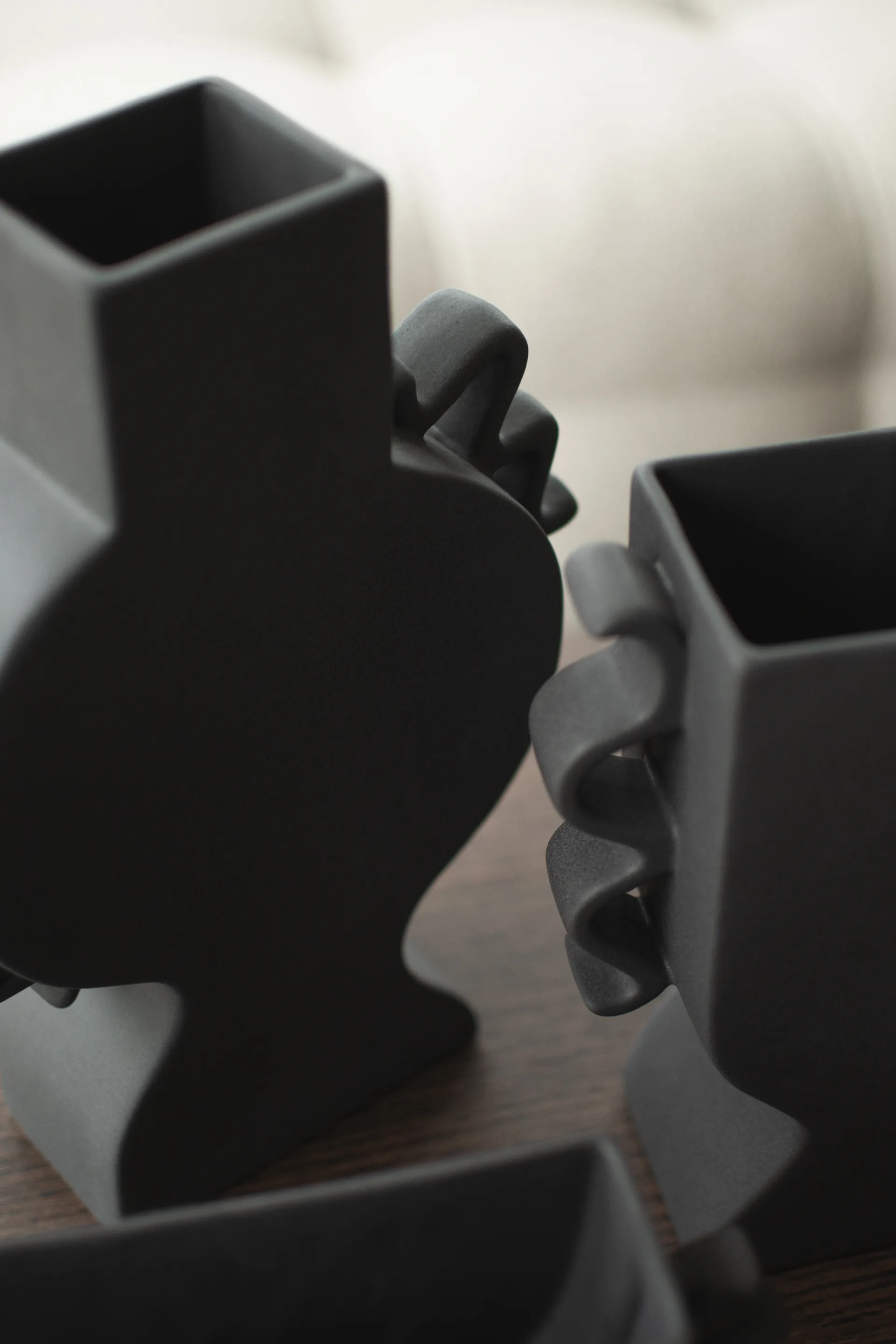 Litteä maljakko 33 cm, Musta DBKD