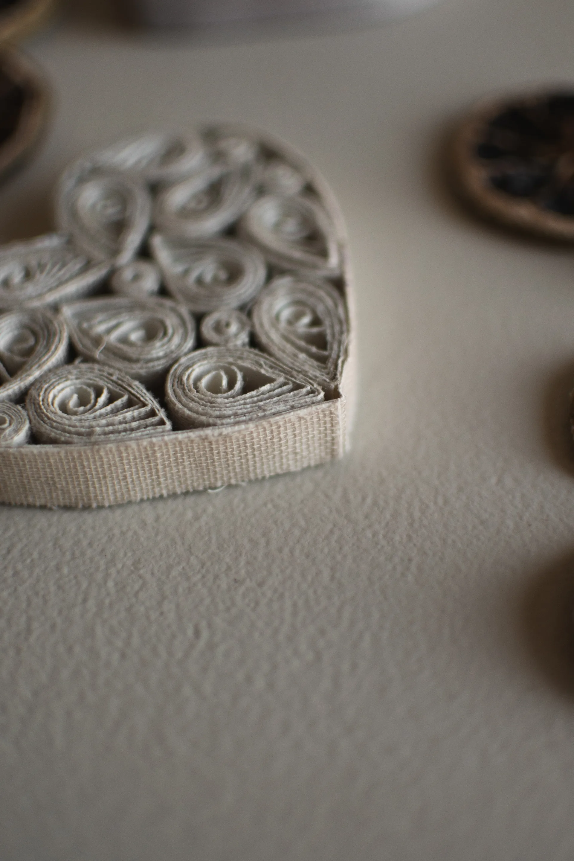 Paperisydän 8 cm, Kermainen DBKD