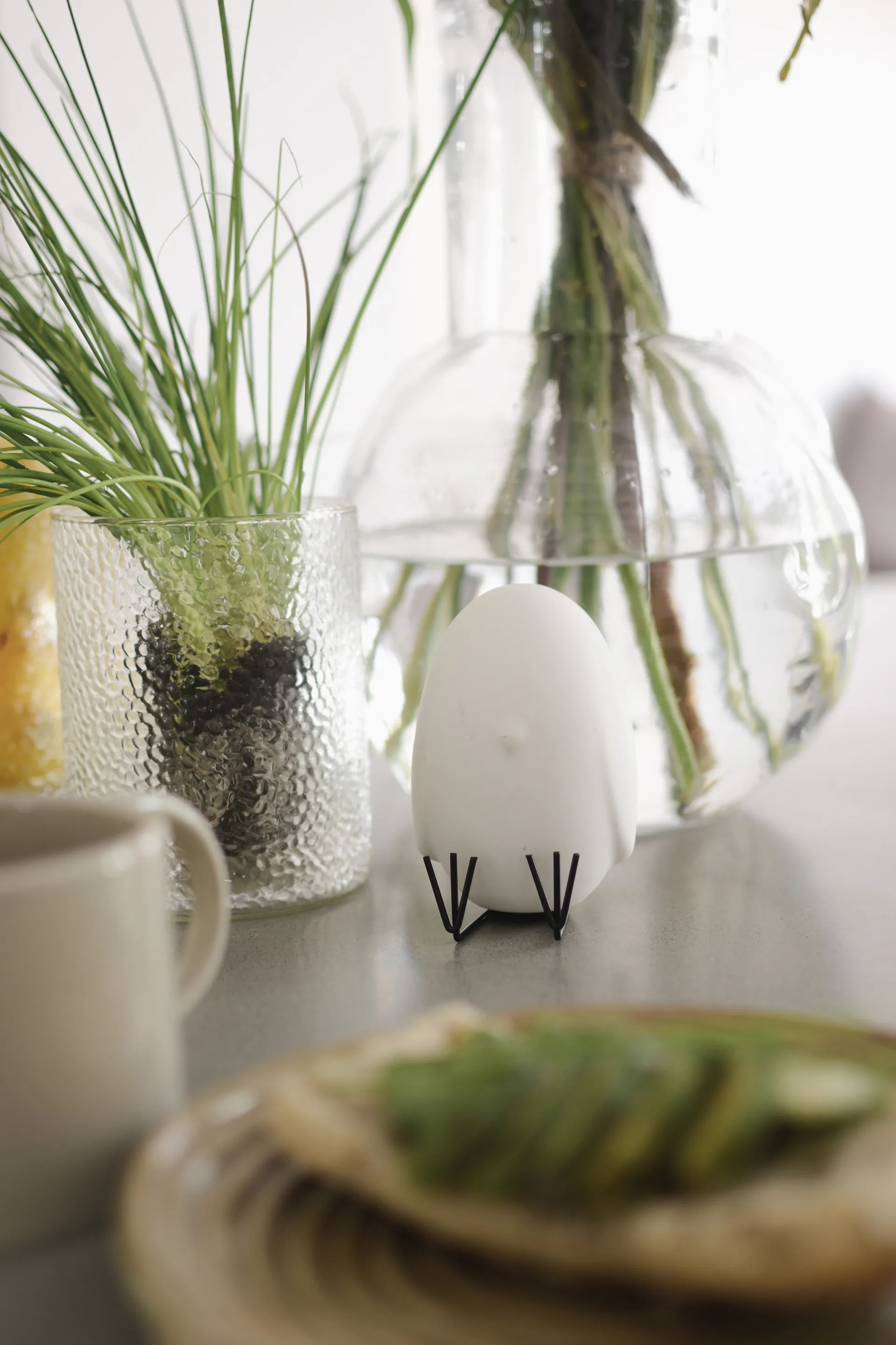 Sit Around -pääsiäiskoriste, White DBKD