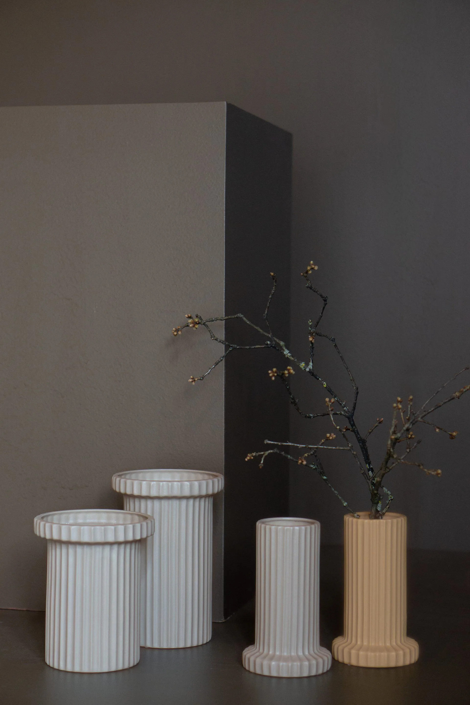 Stripe maljakko 18 cm, Sandy mole DBKD