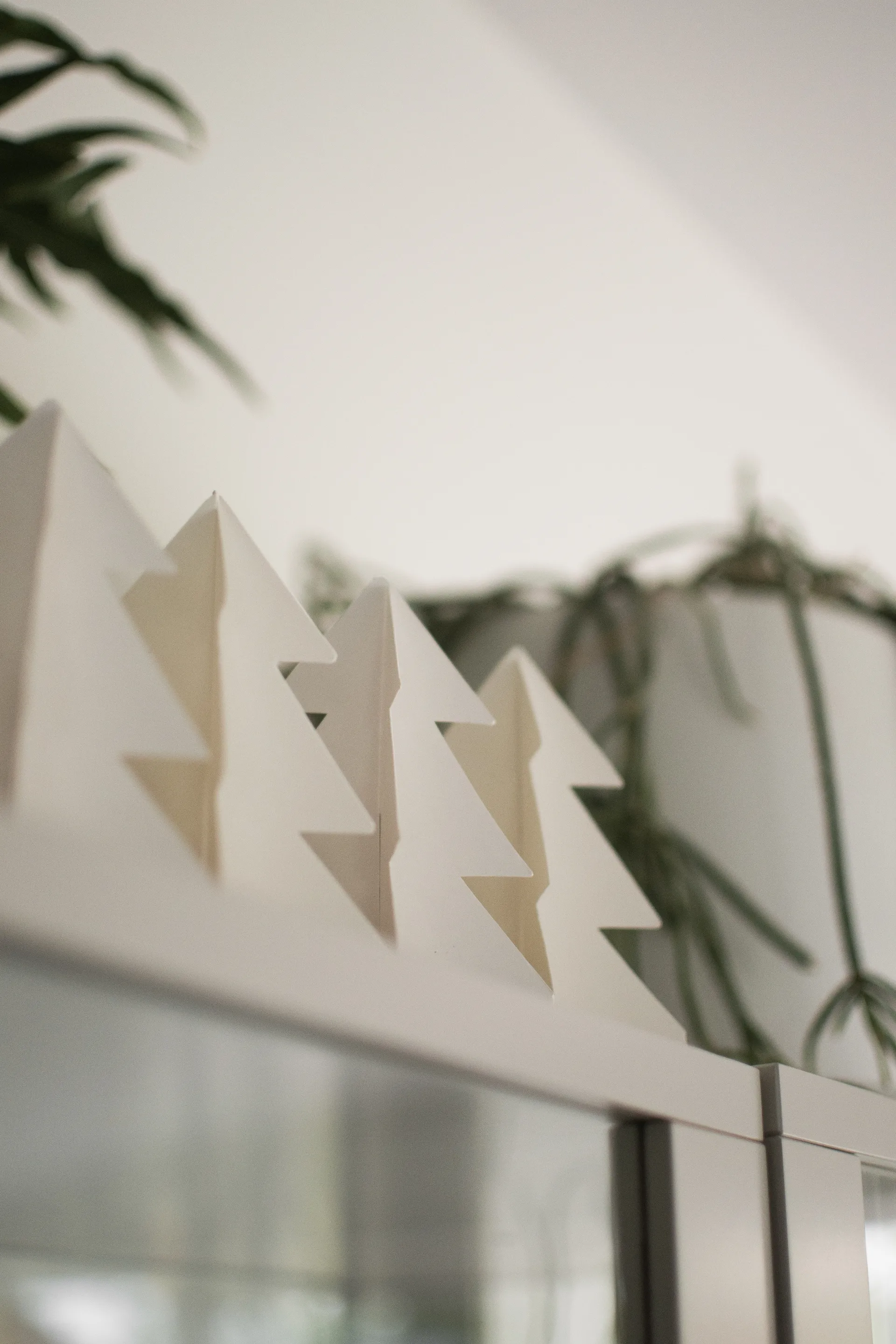 Tree in a row koriste 60 cm, Valkoinen DBKD