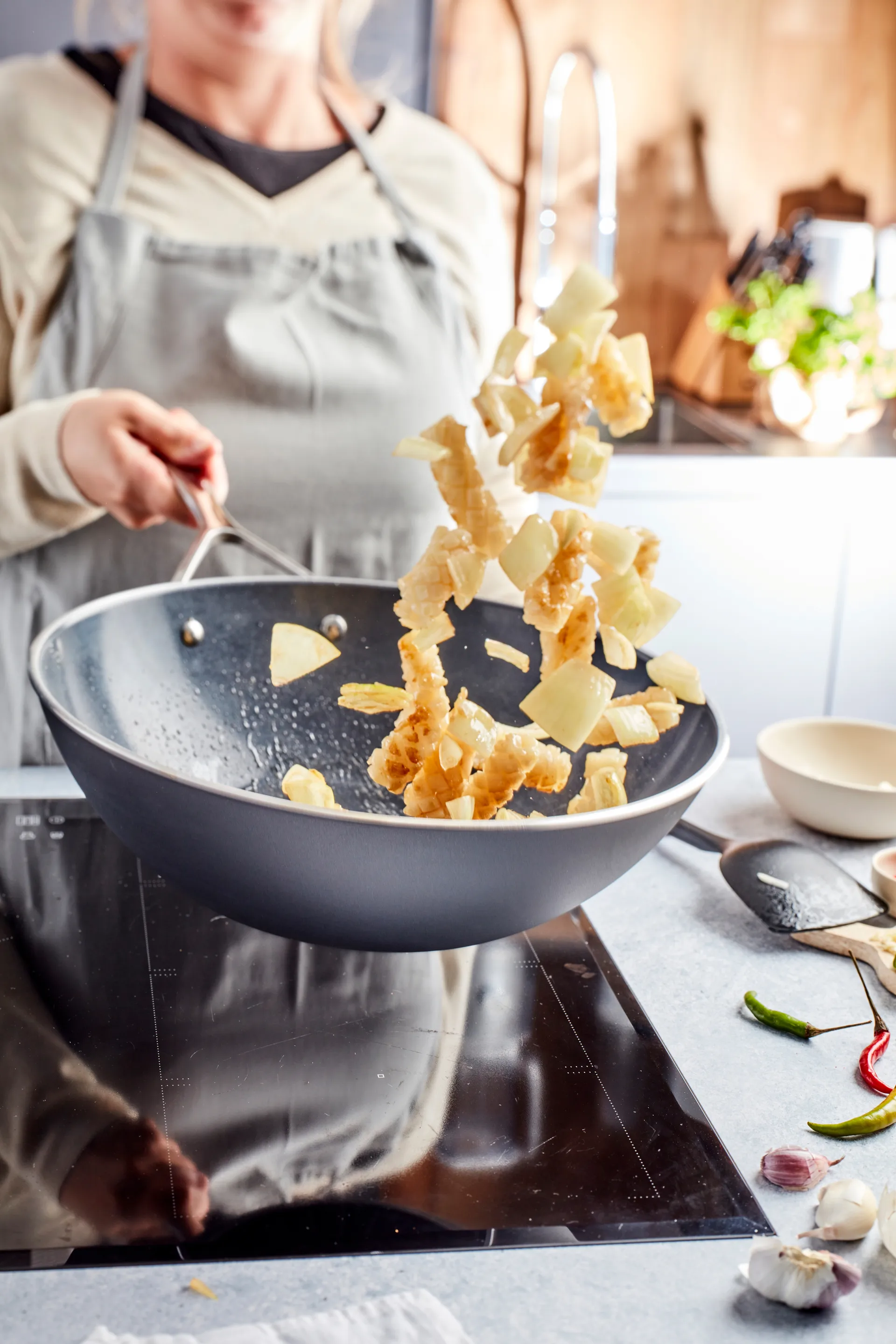 Alu Pro 5 Ceraforce wokpannu keraaminen 5-ply, Ø30 cm Demeyere