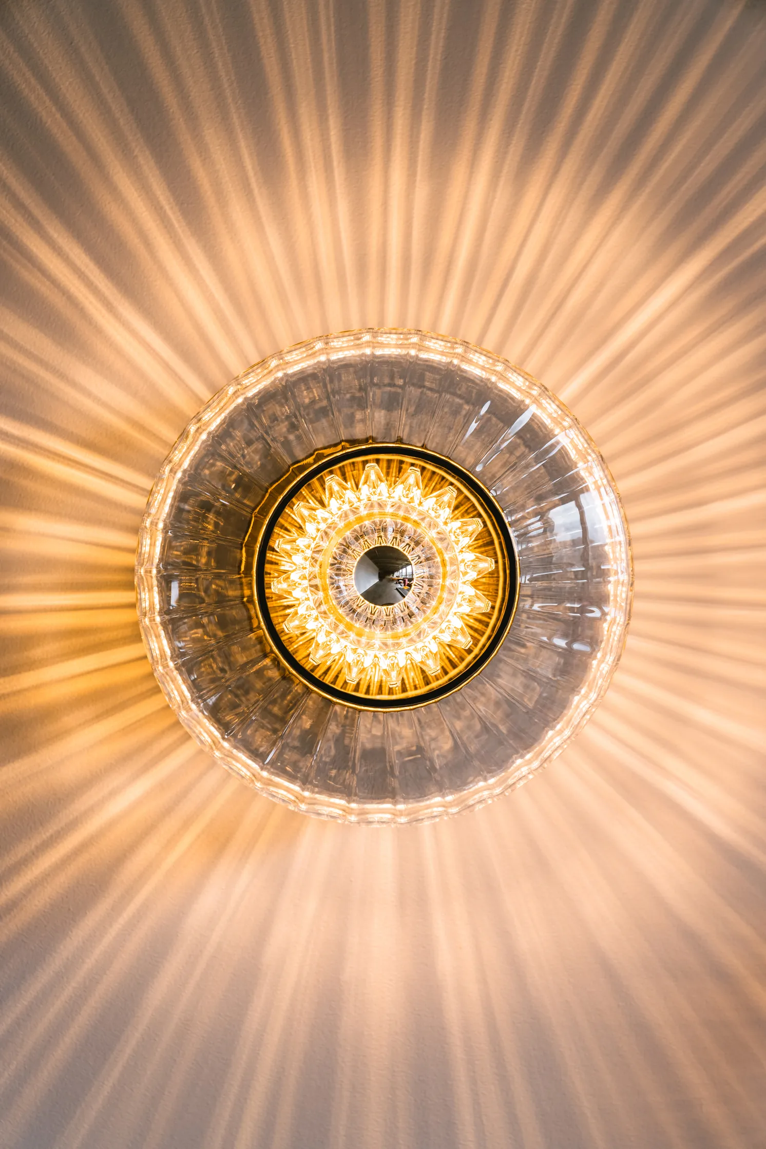 Eyeball New Wave Optiv XL -seinälamppuun, Kulta Design By Us