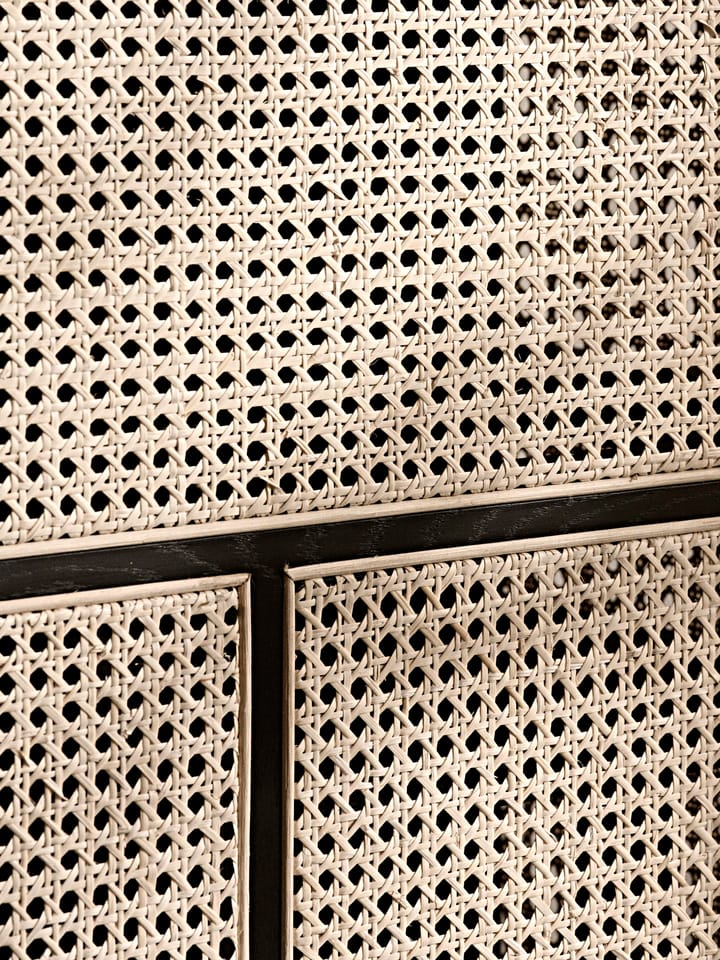 Air vitriinikaappi, musta, rottinki Design House Stockholm