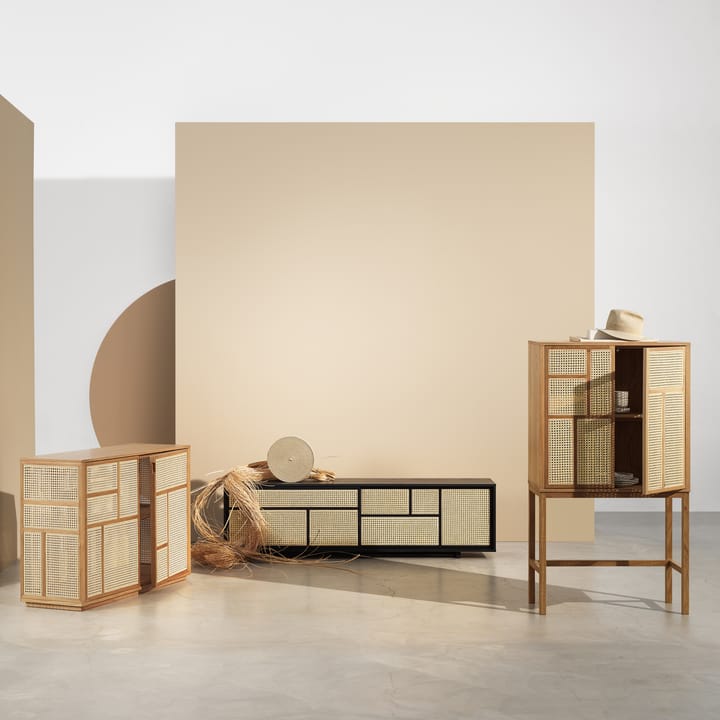 Air vitriinikaappi, tammi, rottinki Design House Stockholm