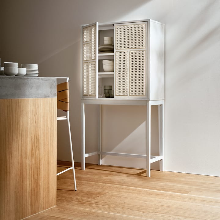 Air vitriinikaappi, Valkoinen, rottinki Design House Stockholm