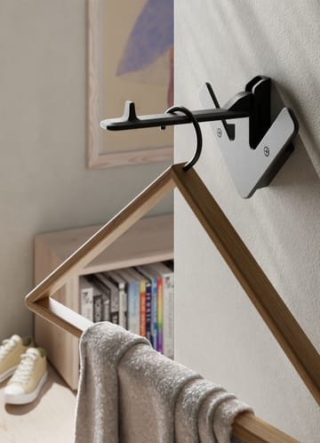 Arrow koukku - musta - Design House Stockholm