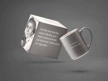 Astrid Lindgren muki, anna lapsille rakkautta - harmaa-ruotsiksi - Design House Stockholm