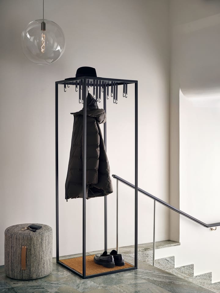Ateljé vaateripustin - Musta - Design House Stockholm