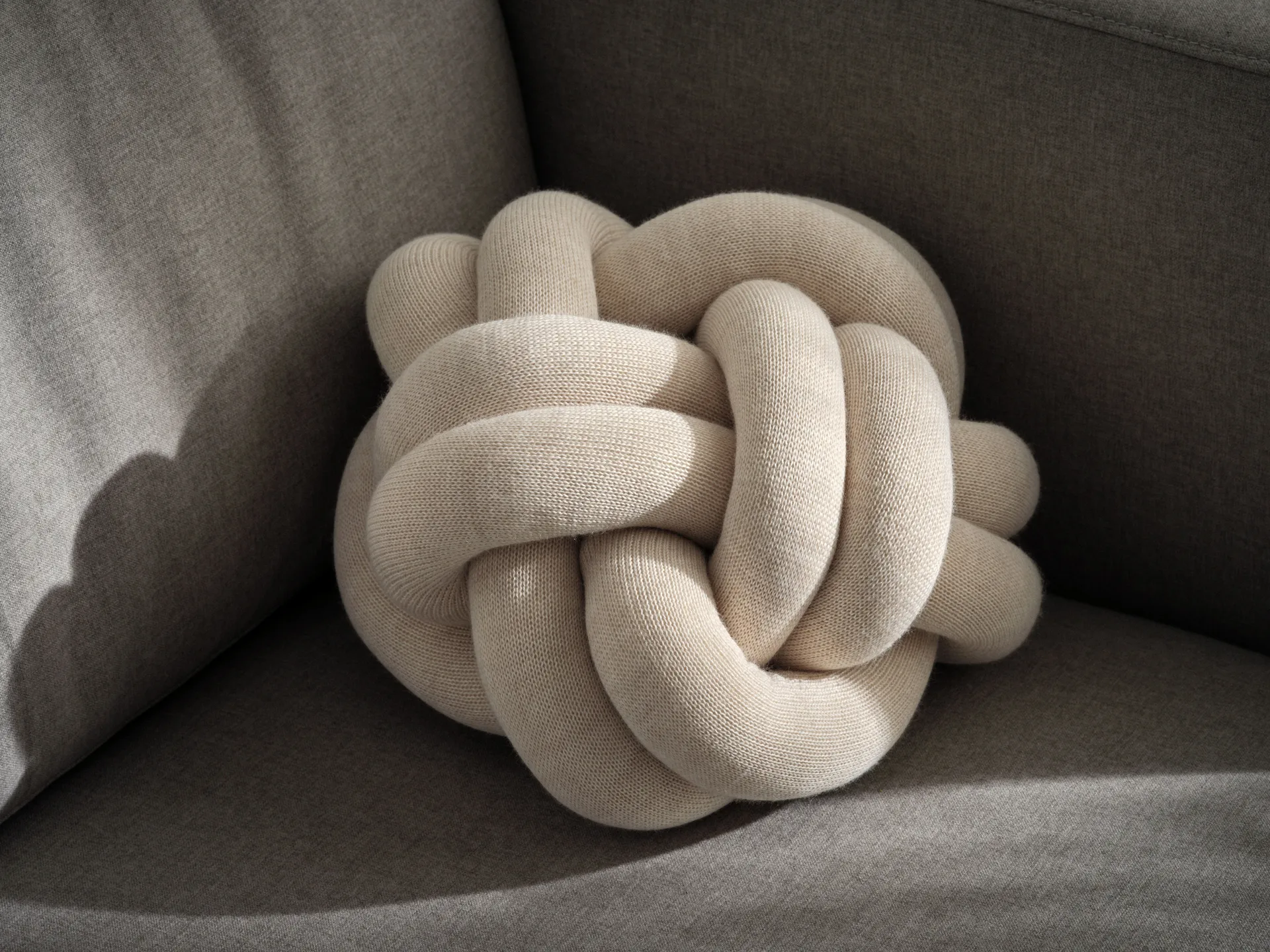 Knot tyyny, Cream Design House Stockholm