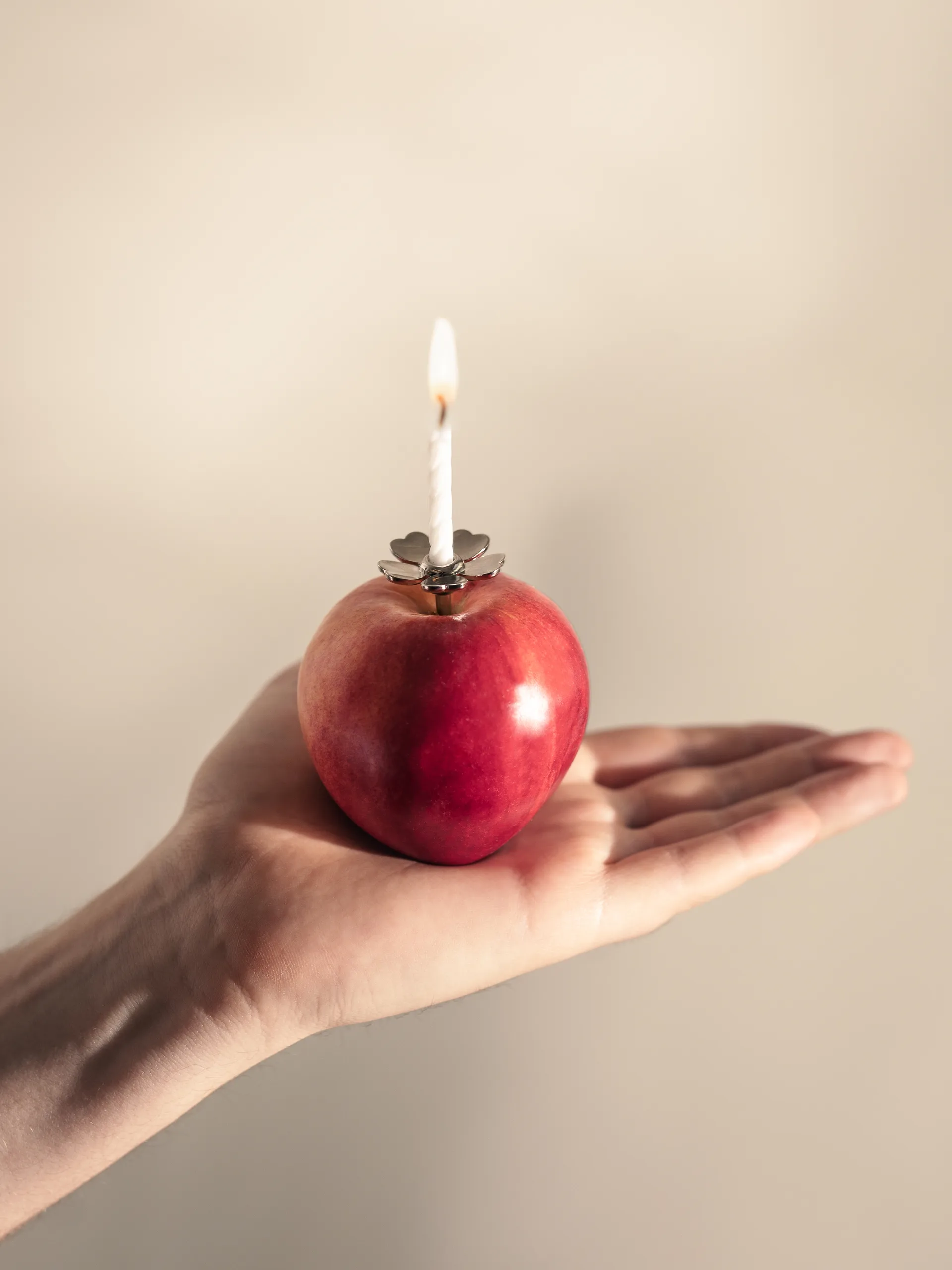 Me to You -kynttilänjalka, Nikkeli Design House Stockholm