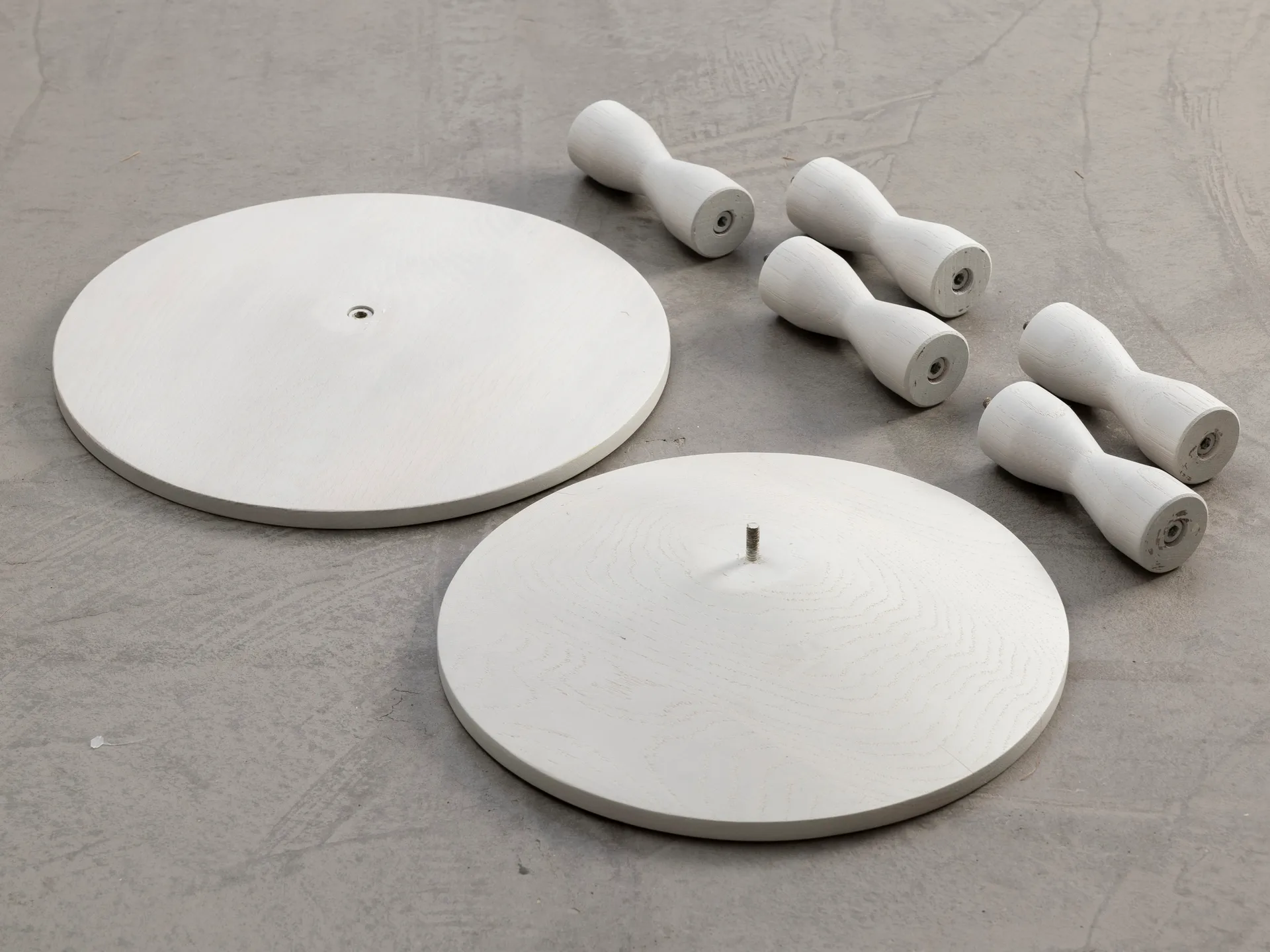 Pedestal pöytä Ø 31 x 67,5 cm, Stained white grey Design House Stockholm