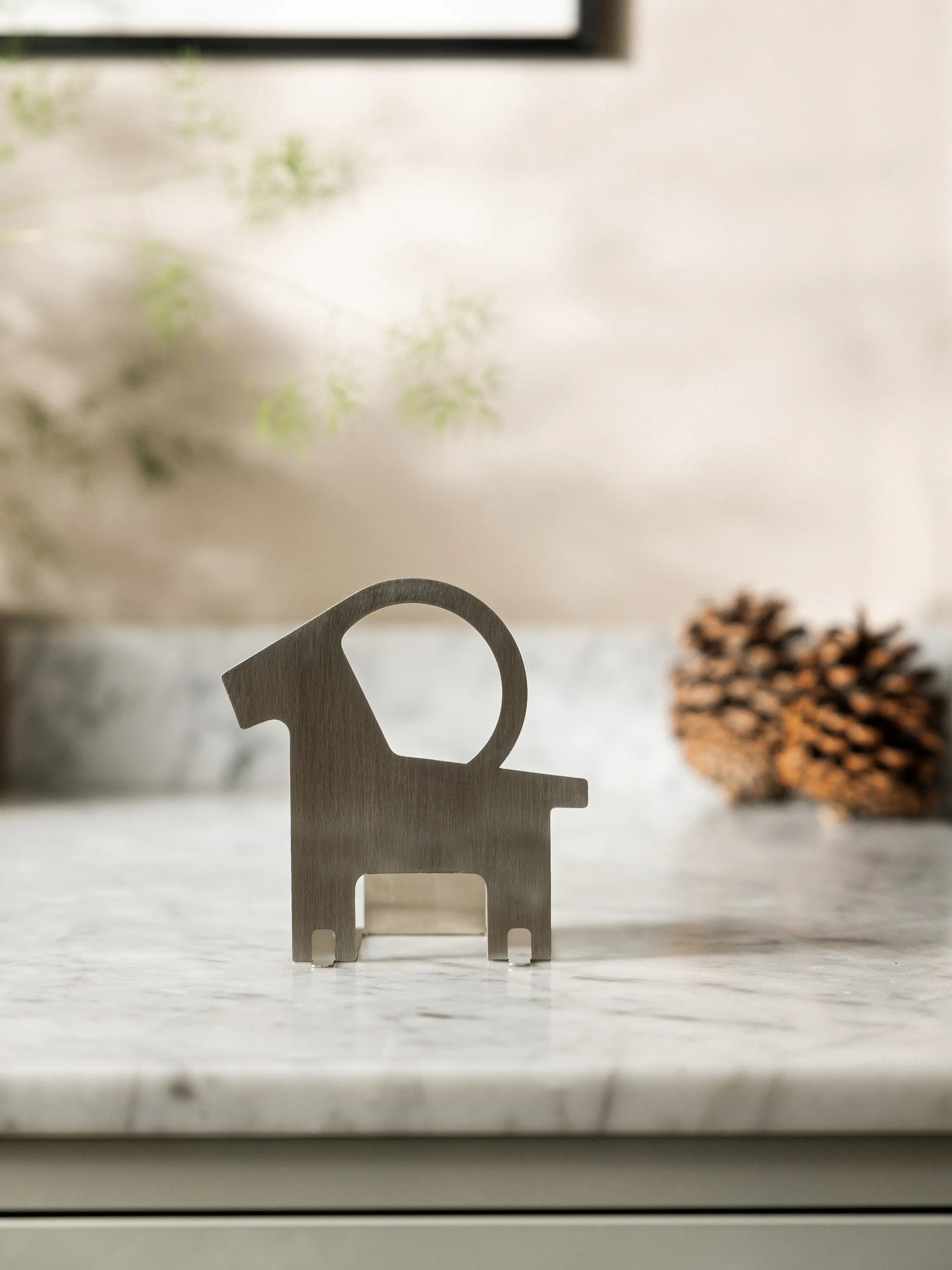 Pop-up tuikkupidike olkipukki, Messinki Design House Stockholm