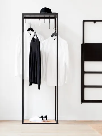 Step sisustustikkaat - mustaksi petsattu - Design House Stockholm
