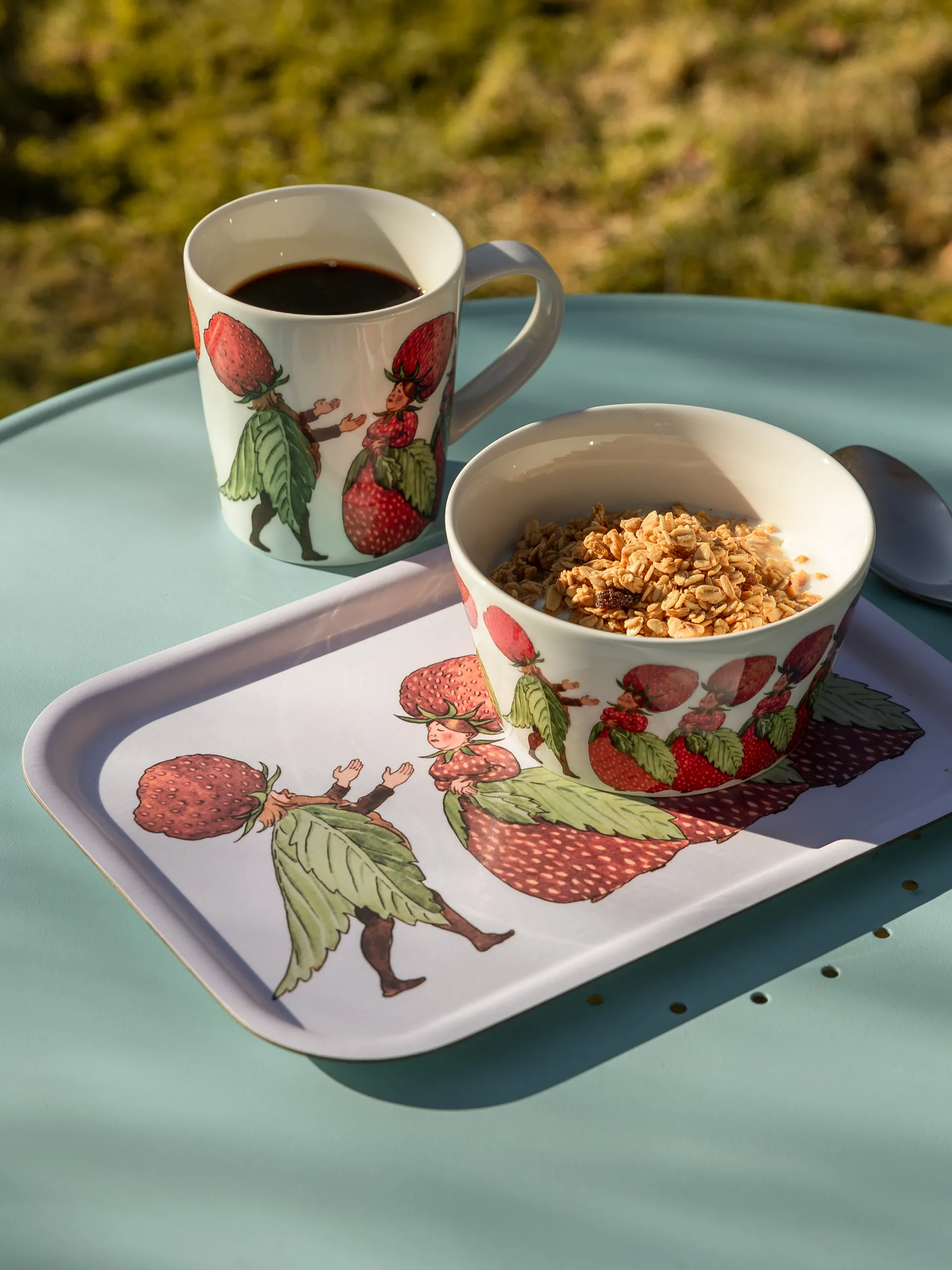 The Strawberry Family lokero 20 x 27 cm, White Design House Stockholm